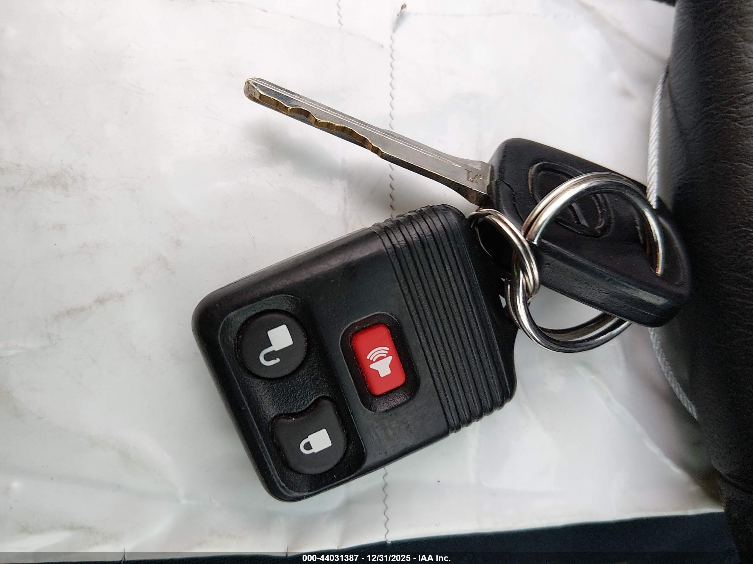 MAZDA TRIBUTE image 11