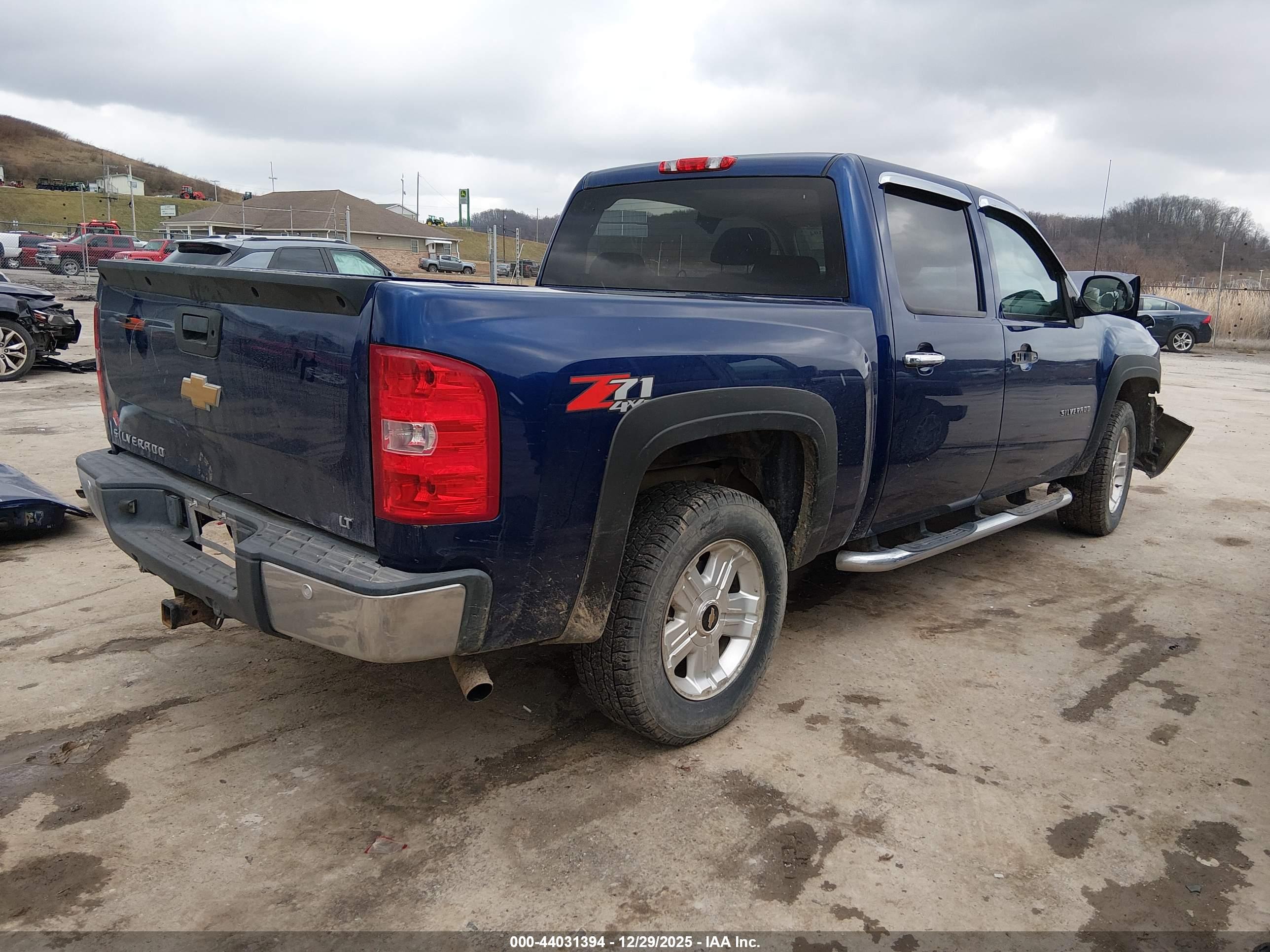 CHEVROLET SILVERADO image 4