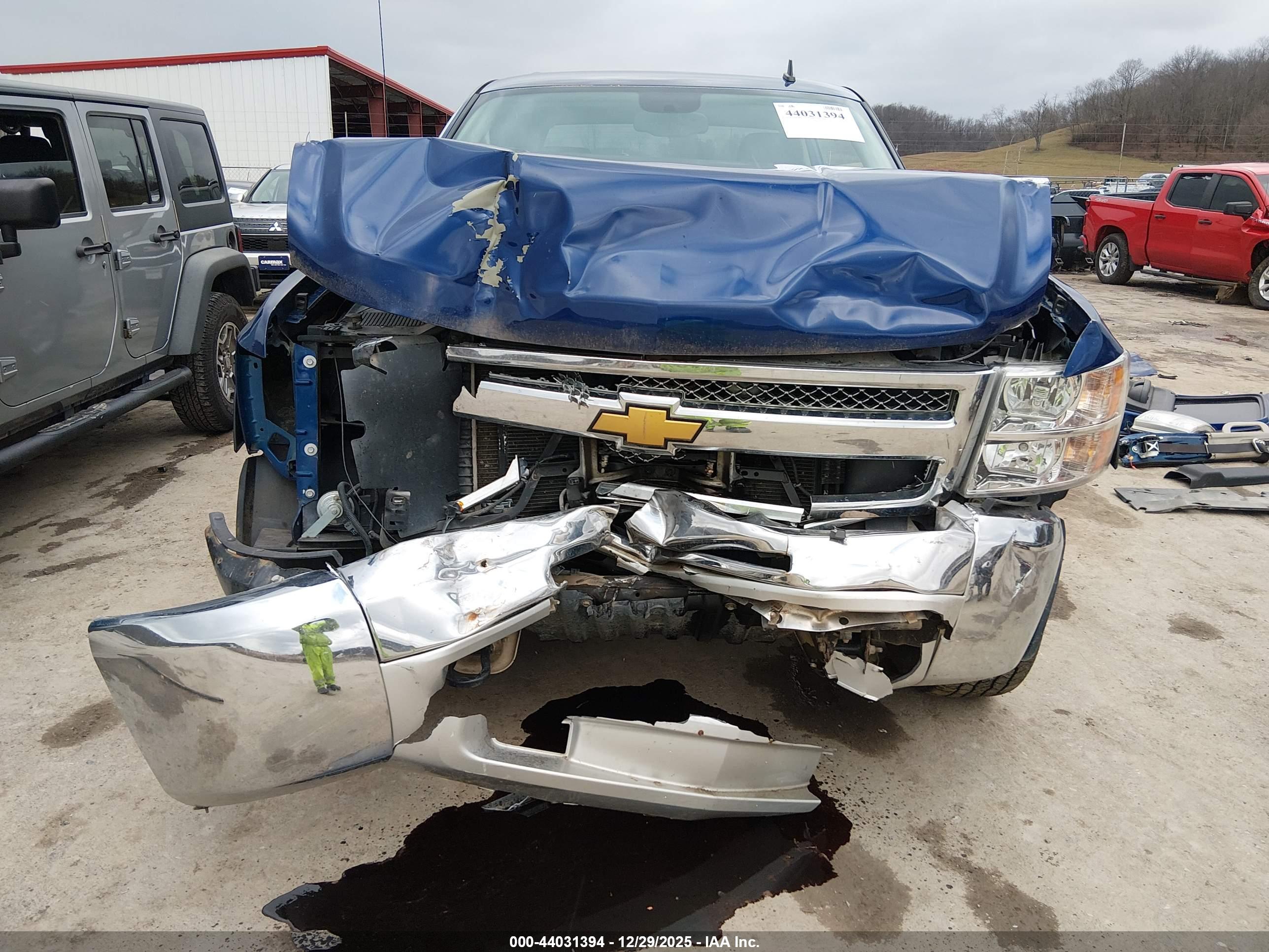 CHEVROLET SILVERADO image 6