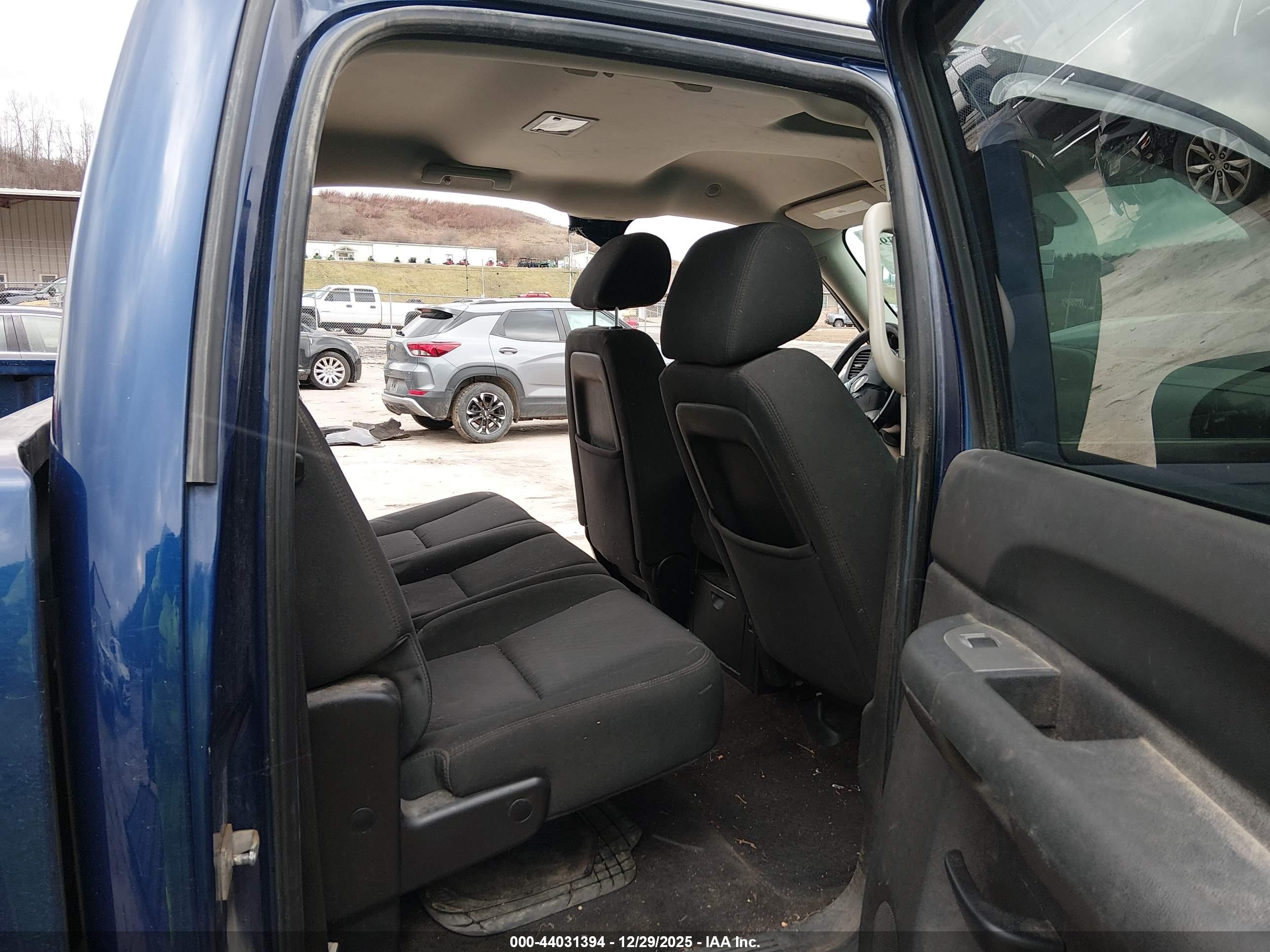 CHEVROLET SILVERADO image 8
