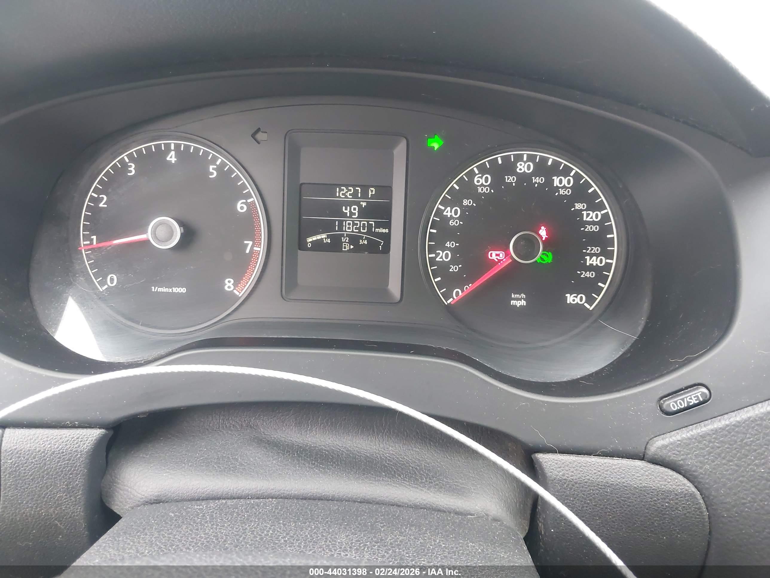 VOLKSWAGEN JETTA image 7