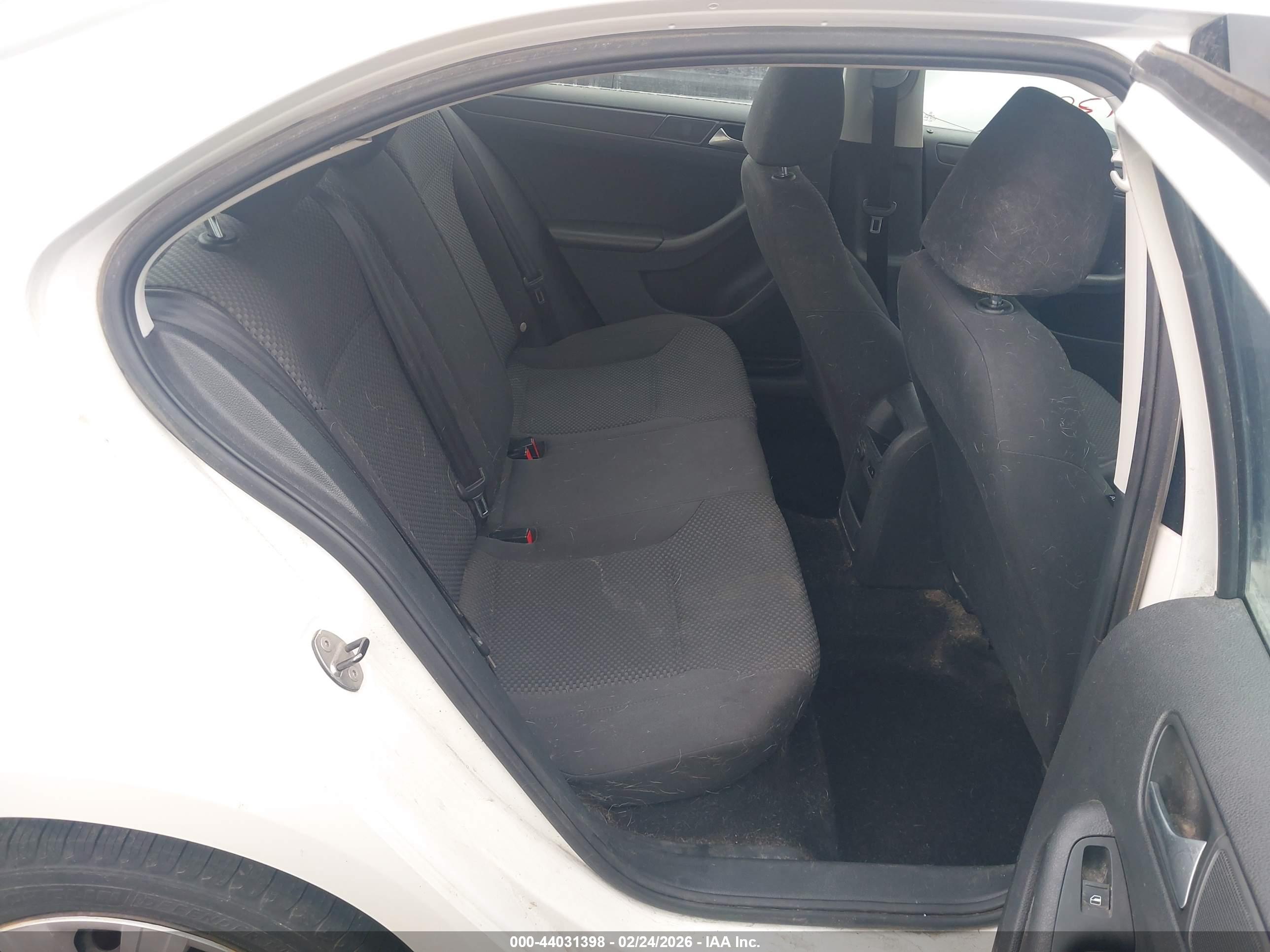 VOLKSWAGEN JETTA image 8