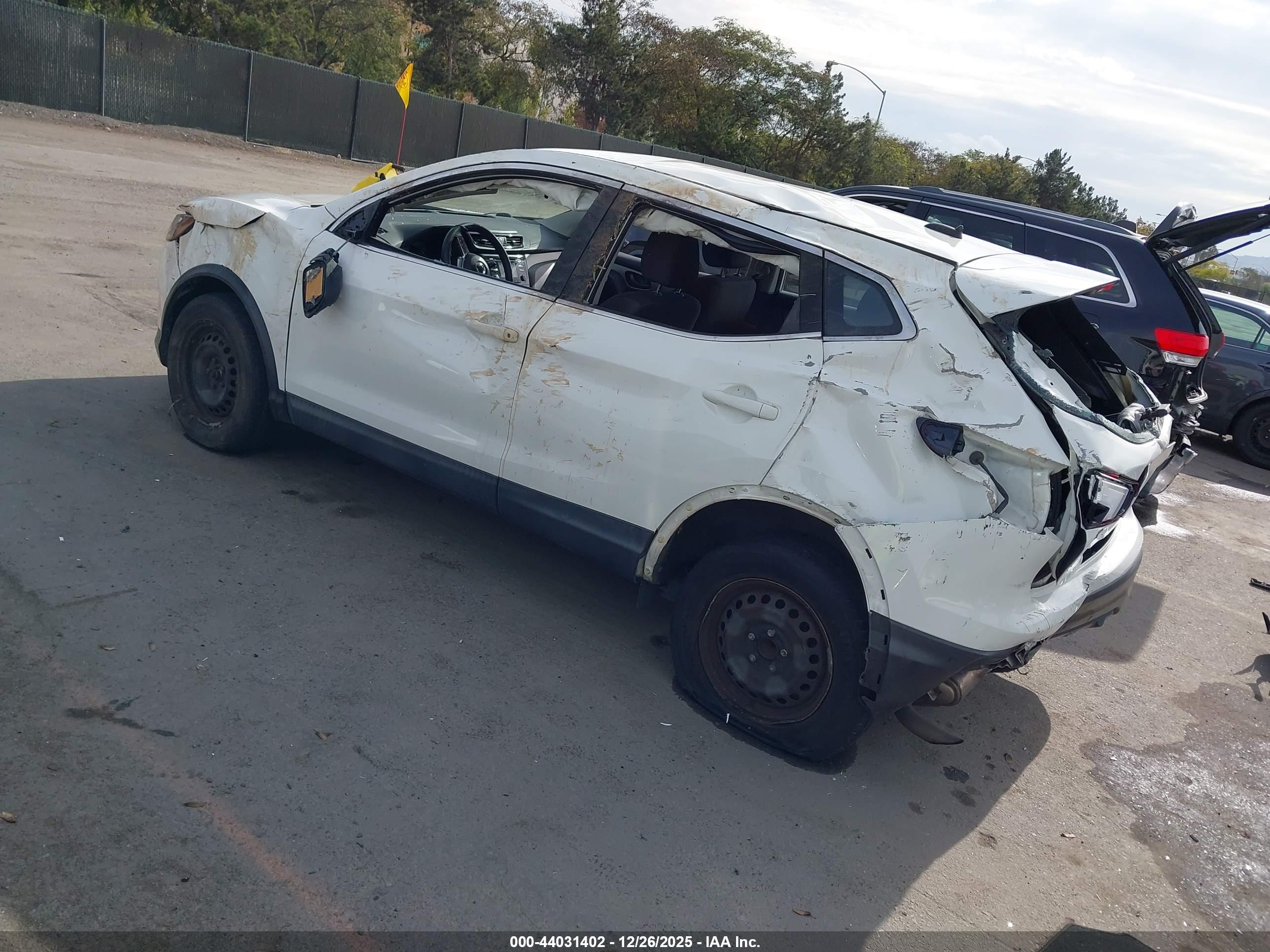NISSAN ROGUE image 3