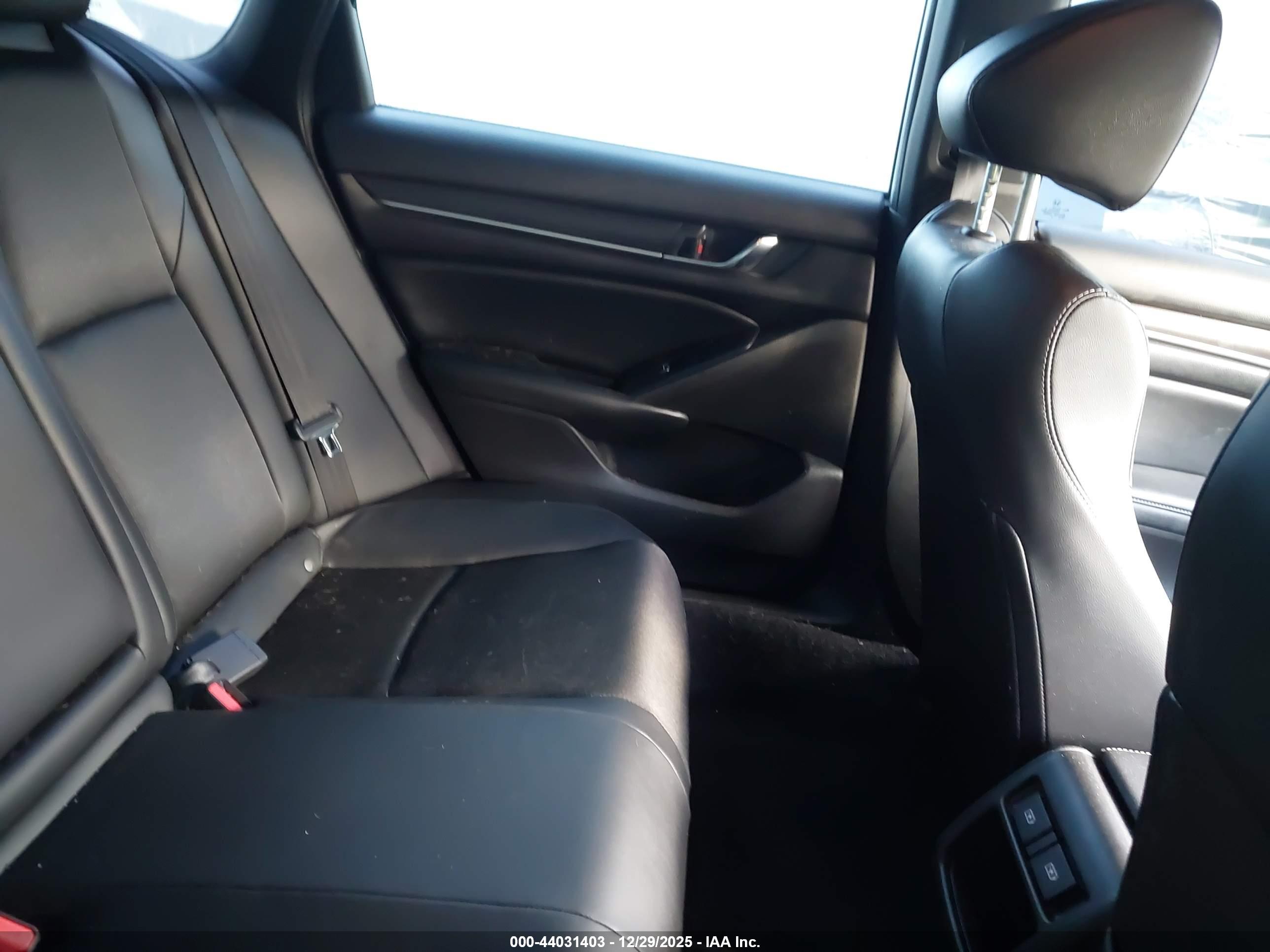 HONDA ACCORD image 8