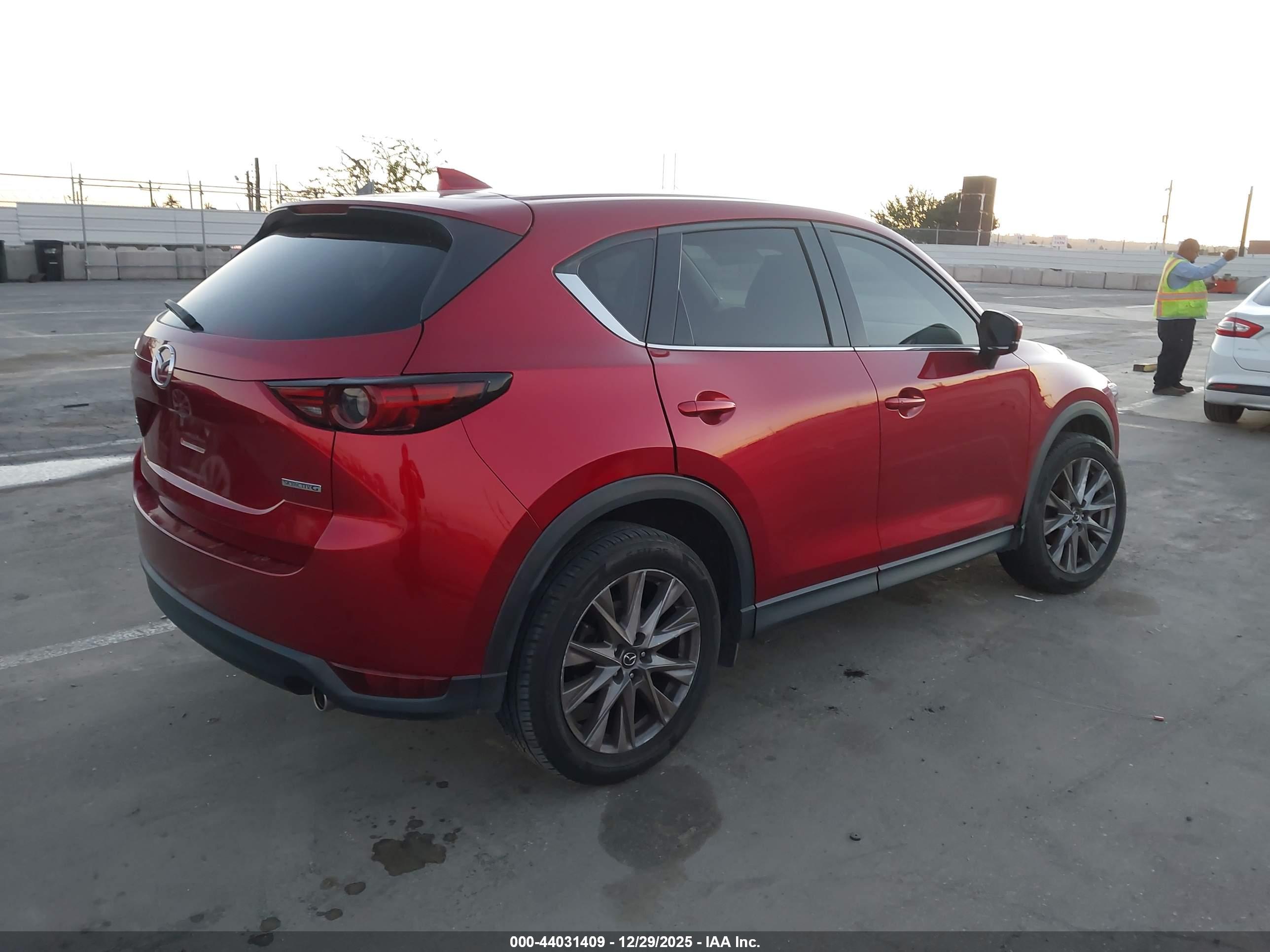MAZDA CX-5 image 4