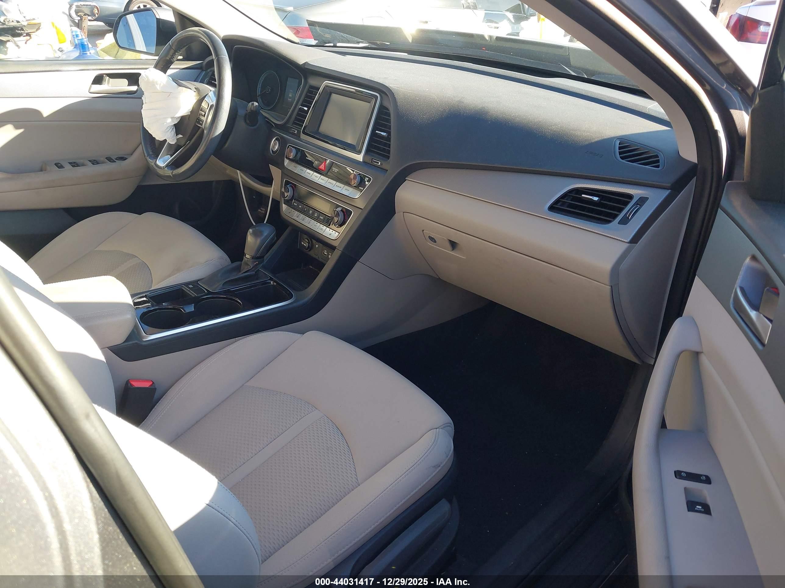 HYUNDAI SONATA image 5