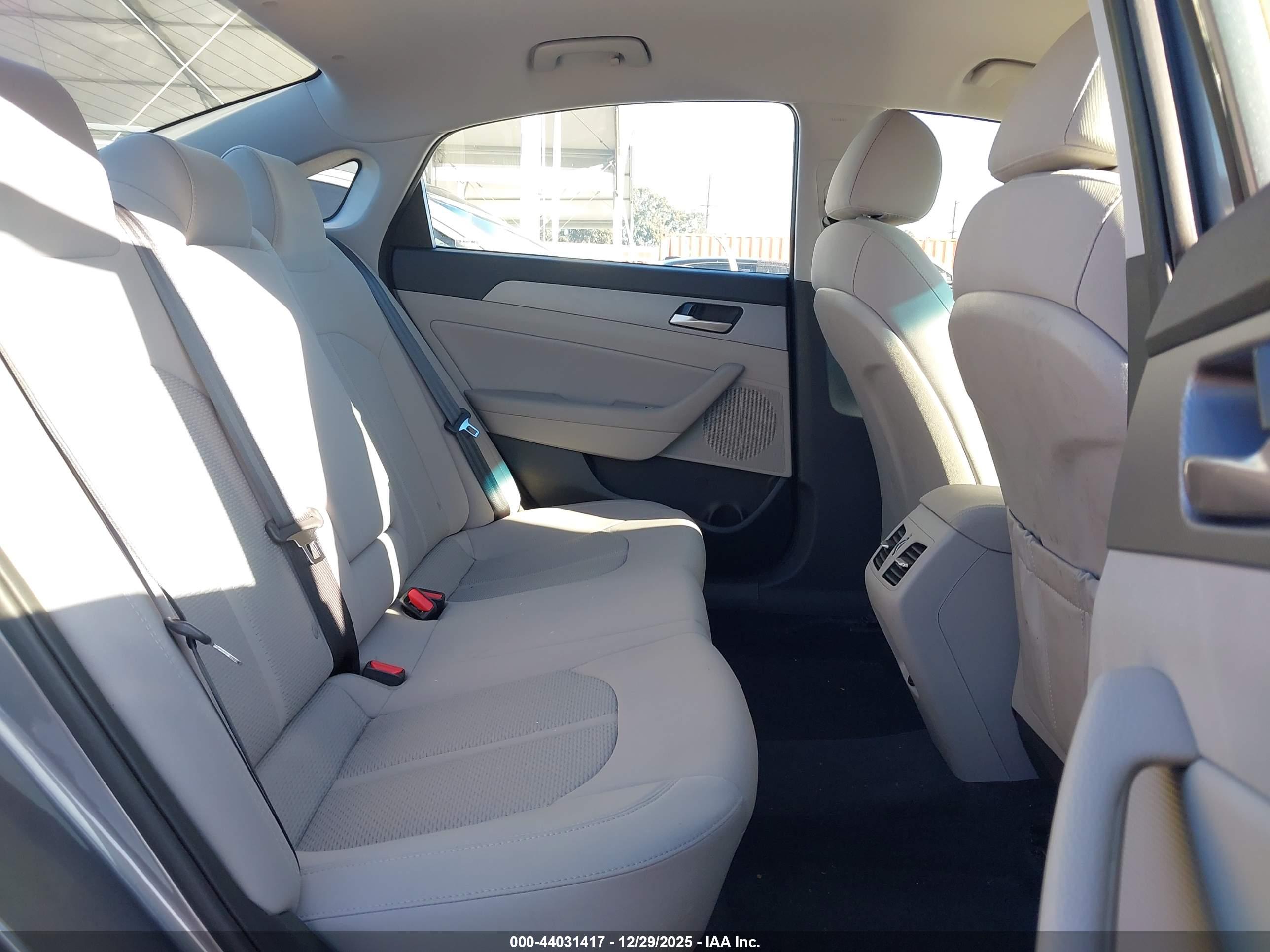 HYUNDAI SONATA image 8