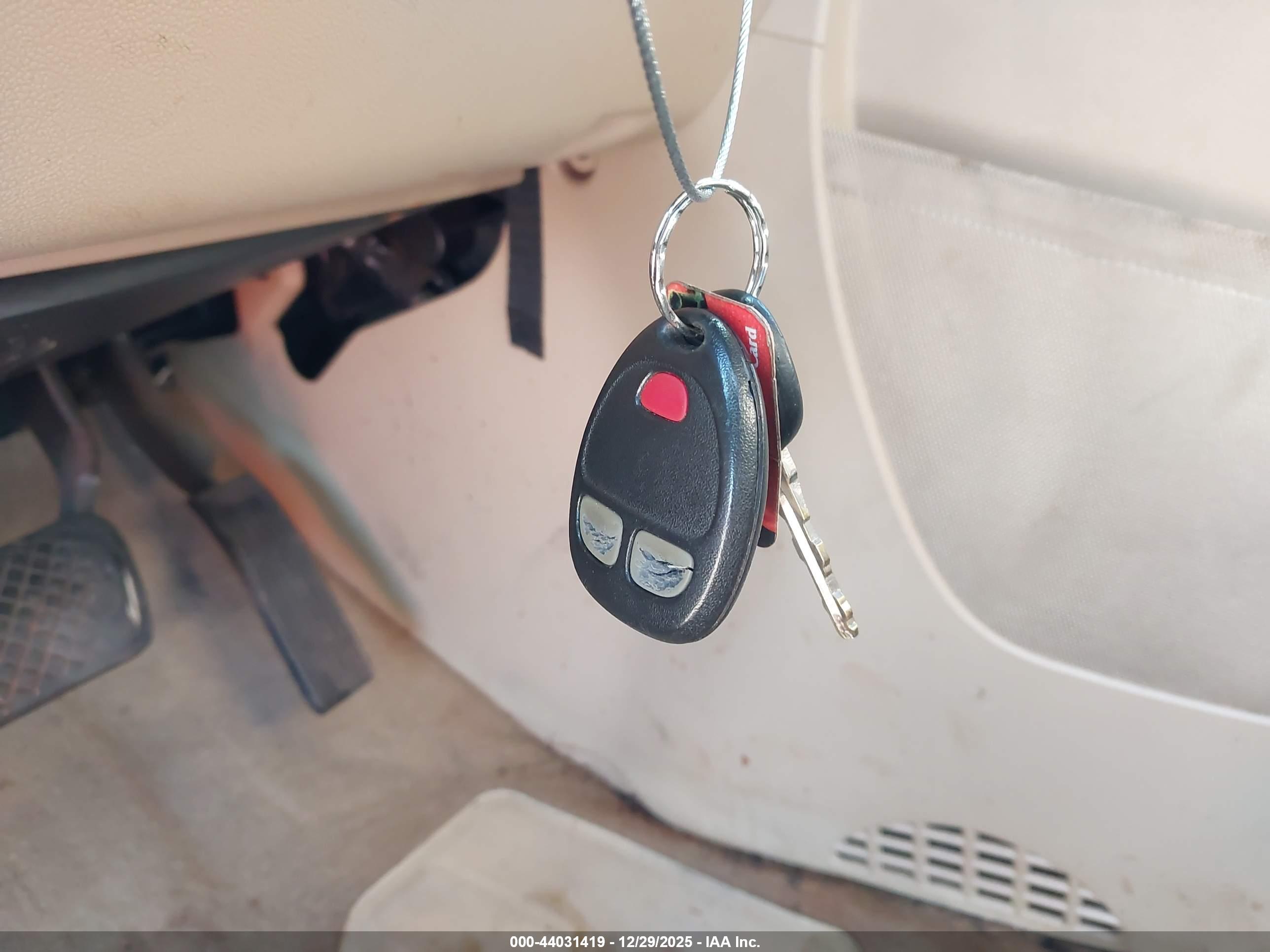 CHEVROLET EQUINOX image 11