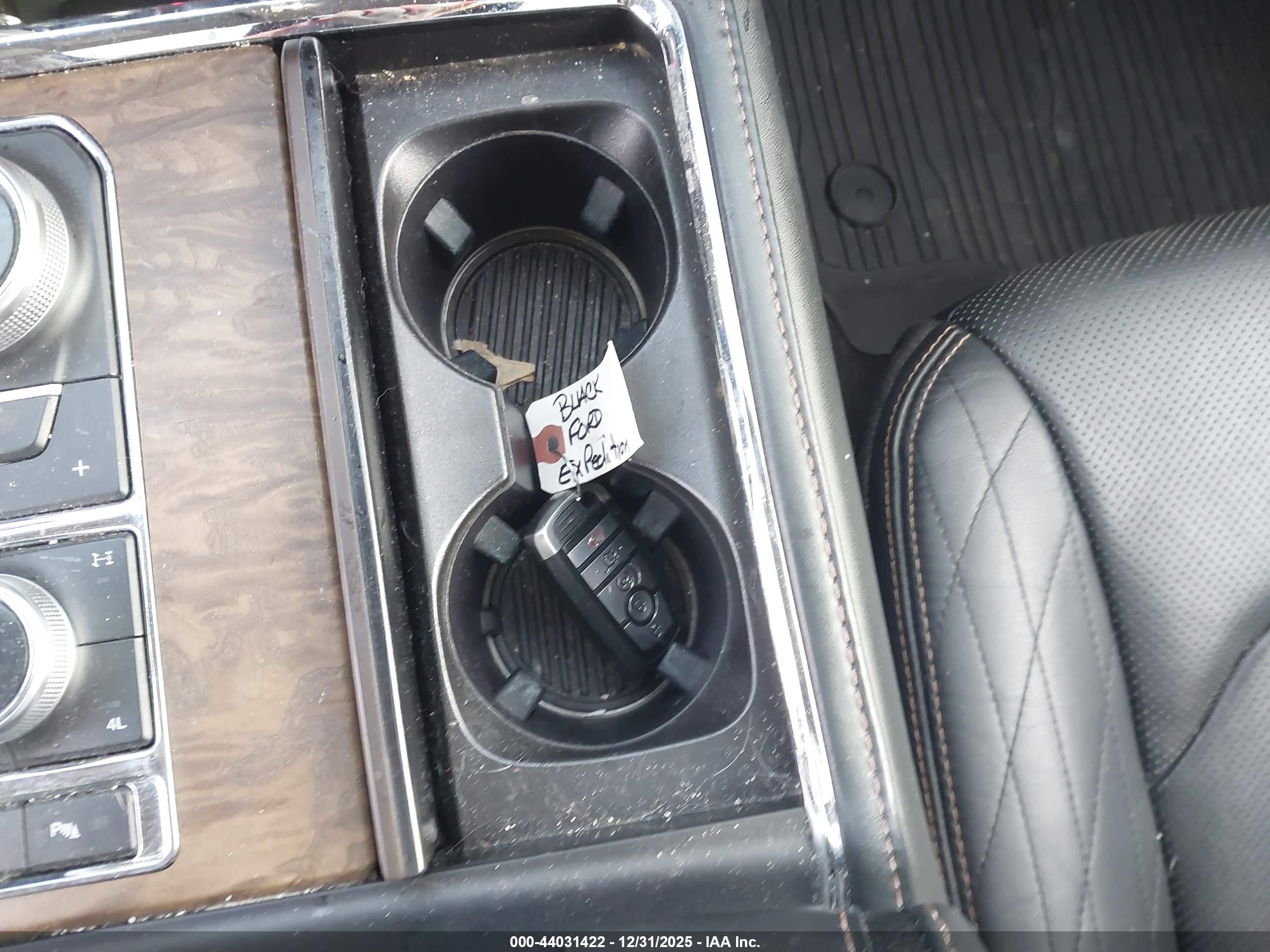 FORD EXPEDITION image 11