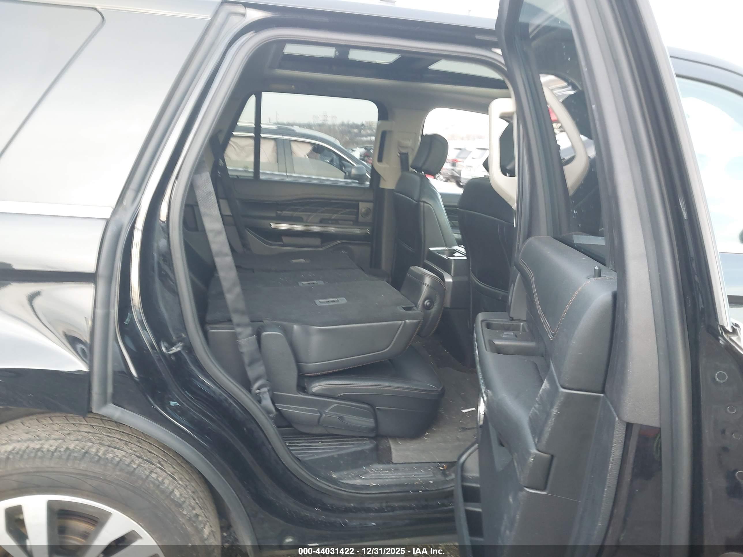 FORD EXPEDITION image 8