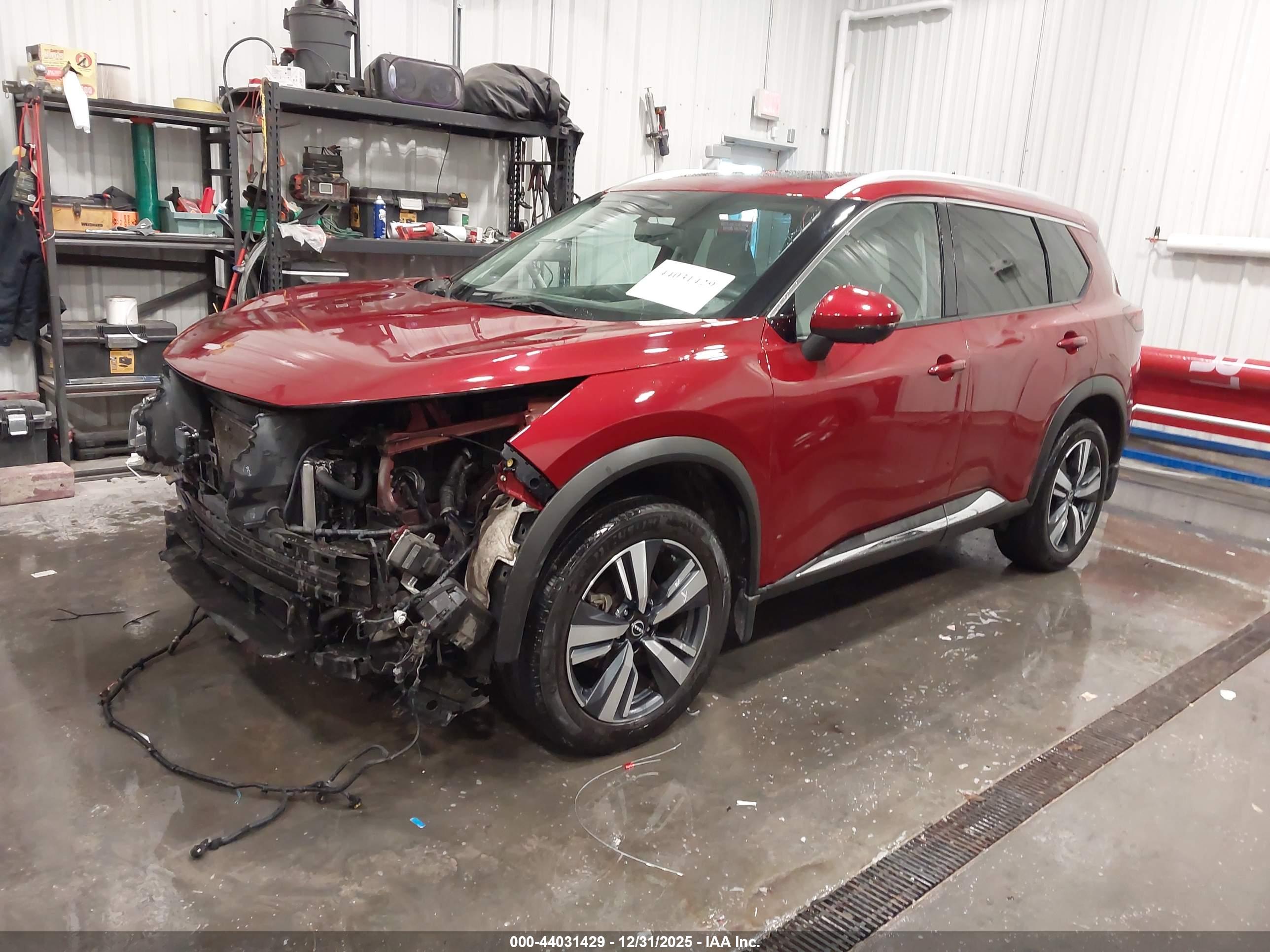 NISSAN ROGUE image 2