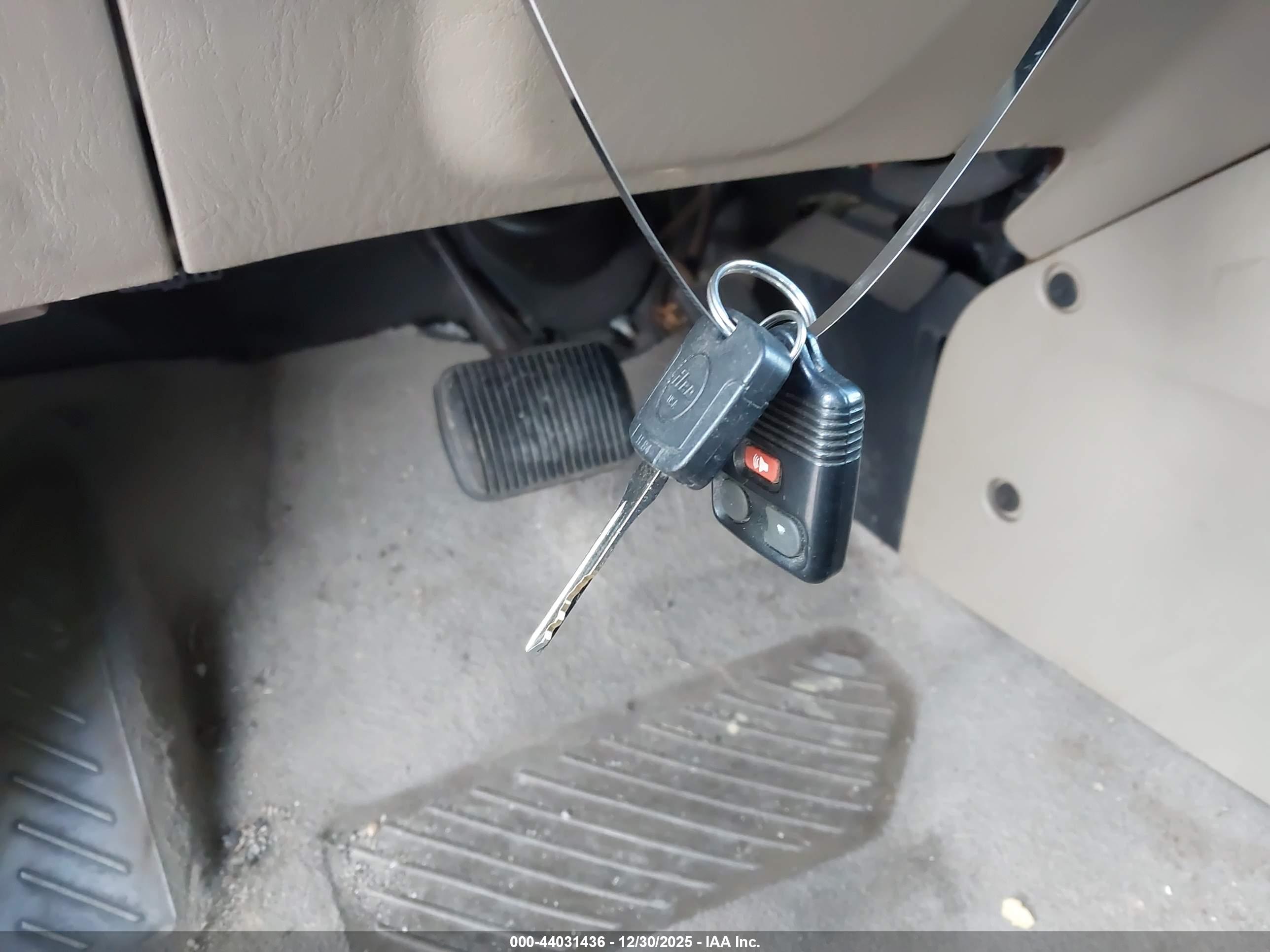 FORD ESCAPE image 11