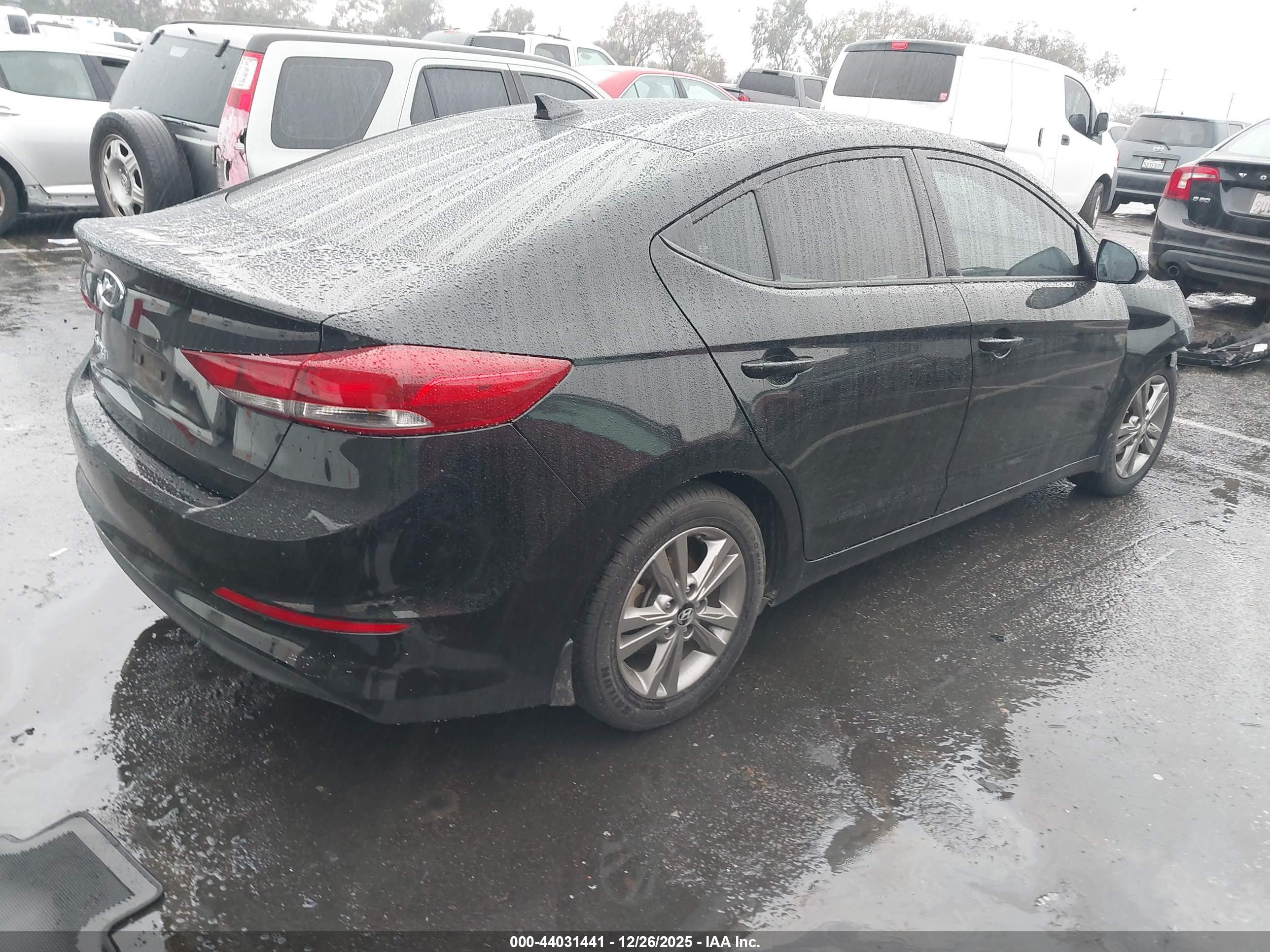 HYUNDAI ELANTRA image 4