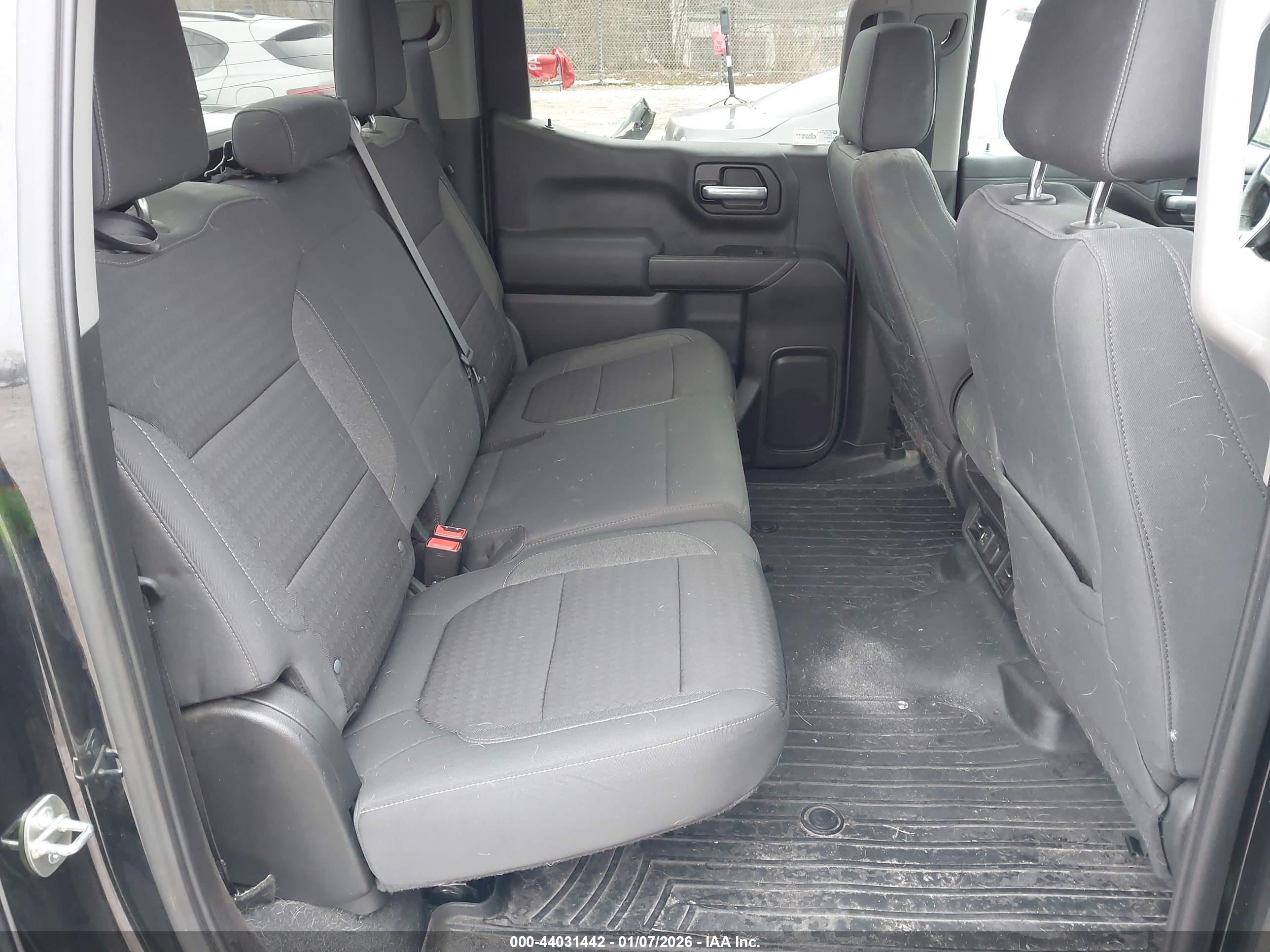 CHEVROLET SILVERADO image 8