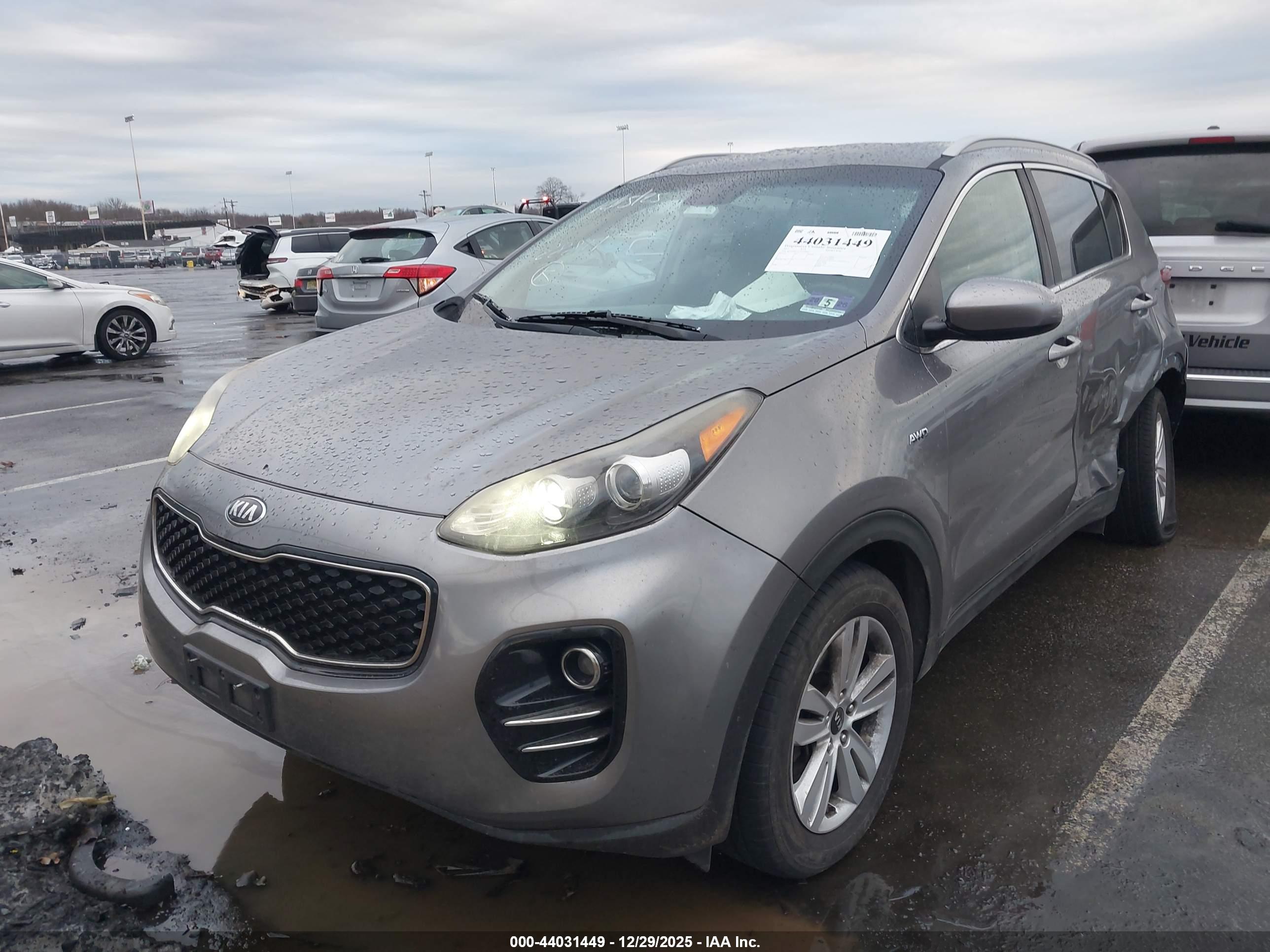 KIA SPORTAGE image 2