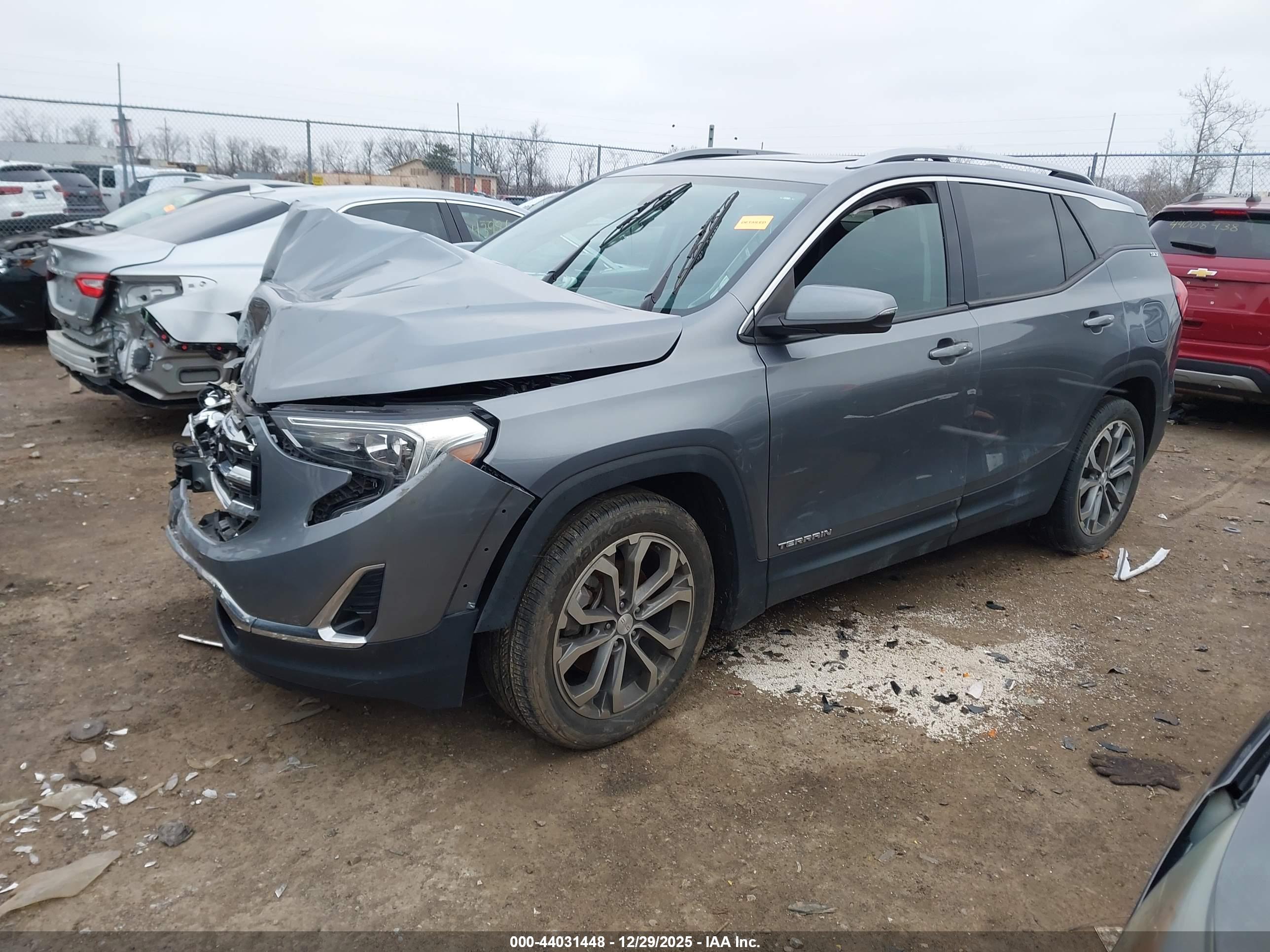 GMC TERRAIN image 2