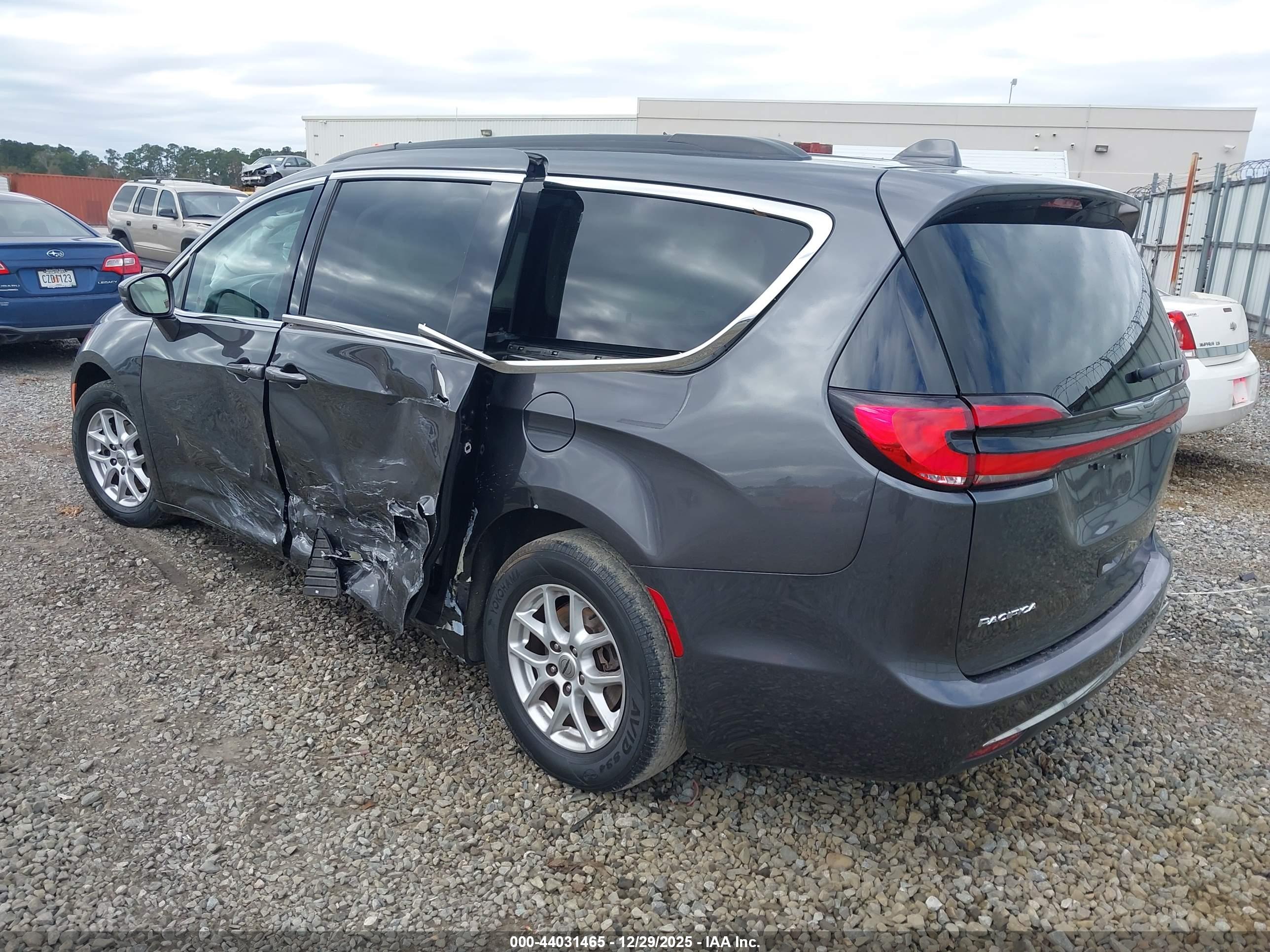 CHRYSLER PACIFICA image 3