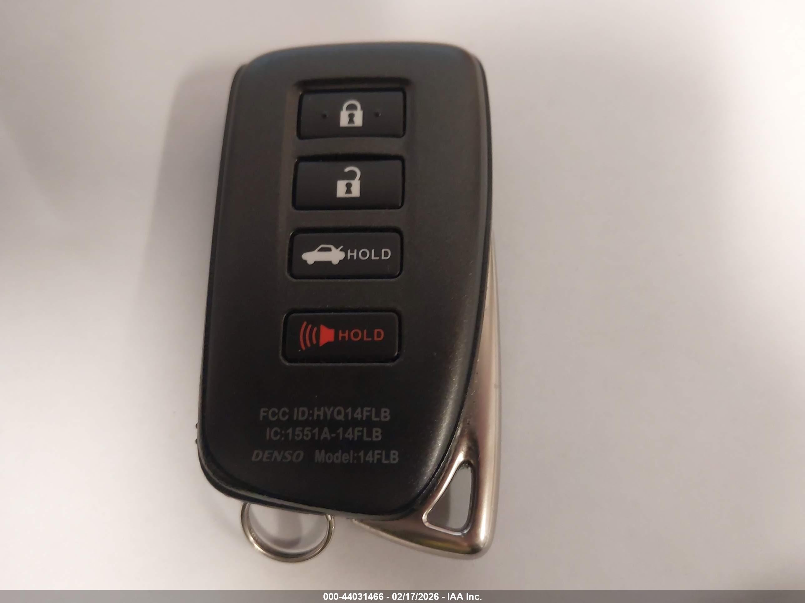 LEXUS IS image 11