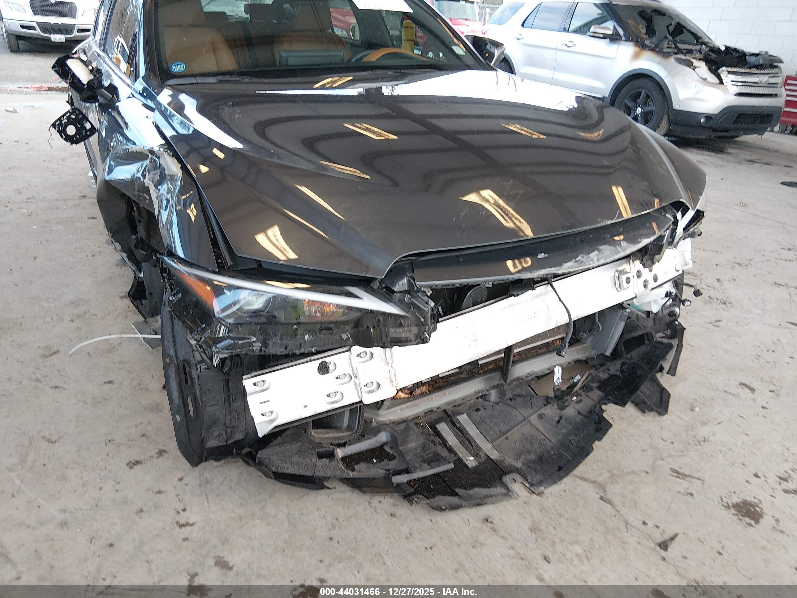 LEXUS IS image 6