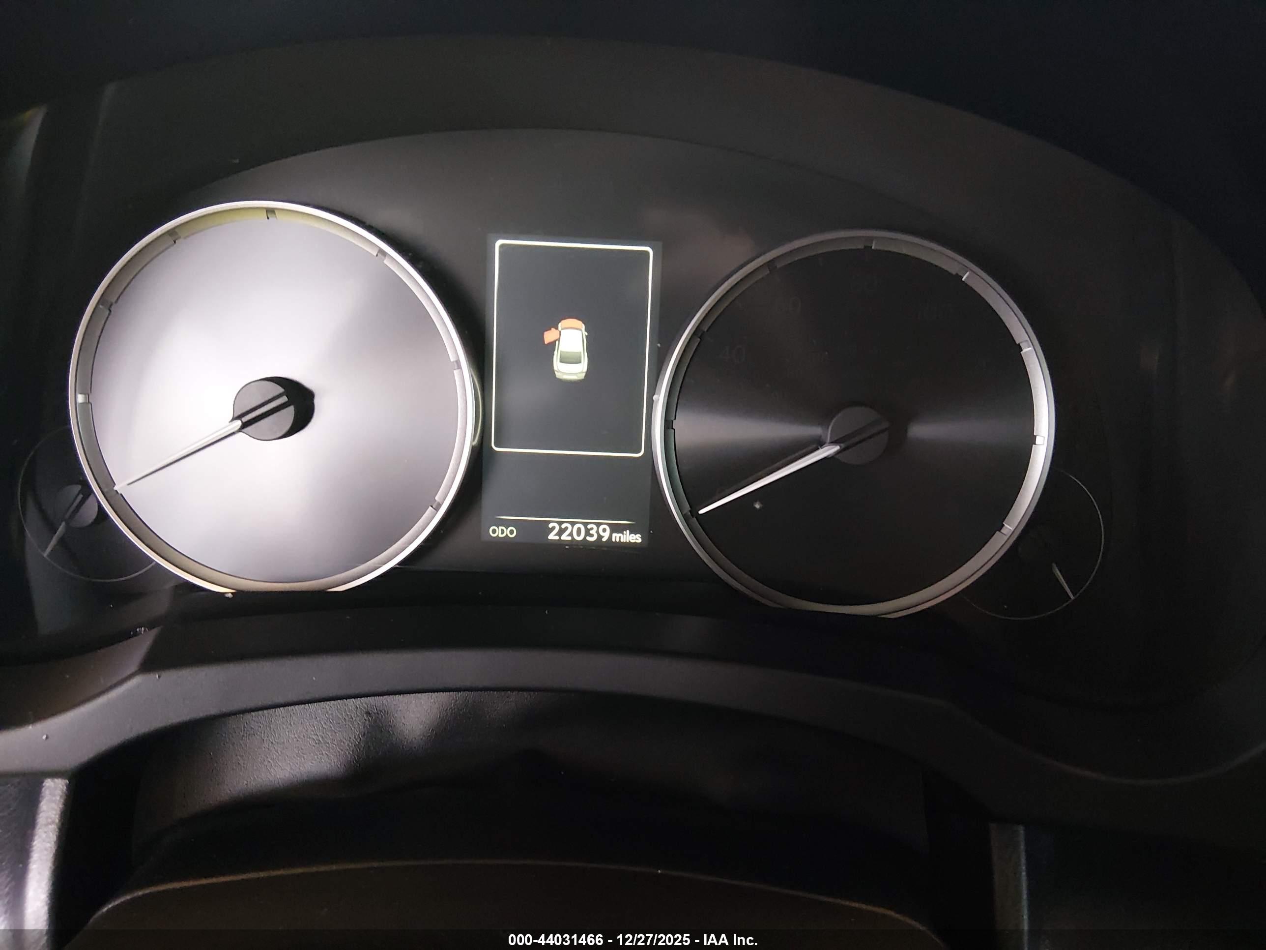LEXUS IS image 7