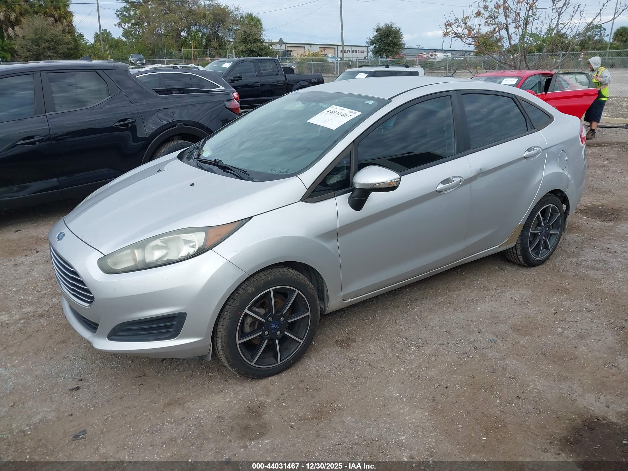 FORD FIESTA image 2