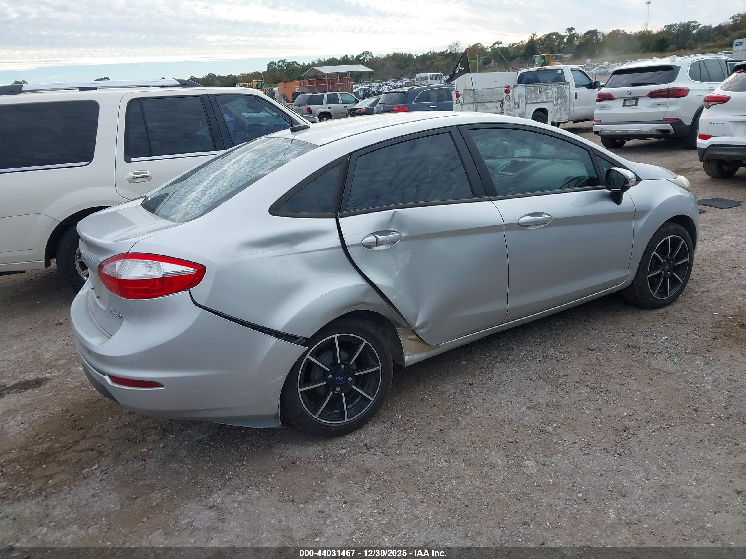 FORD FIESTA image 4