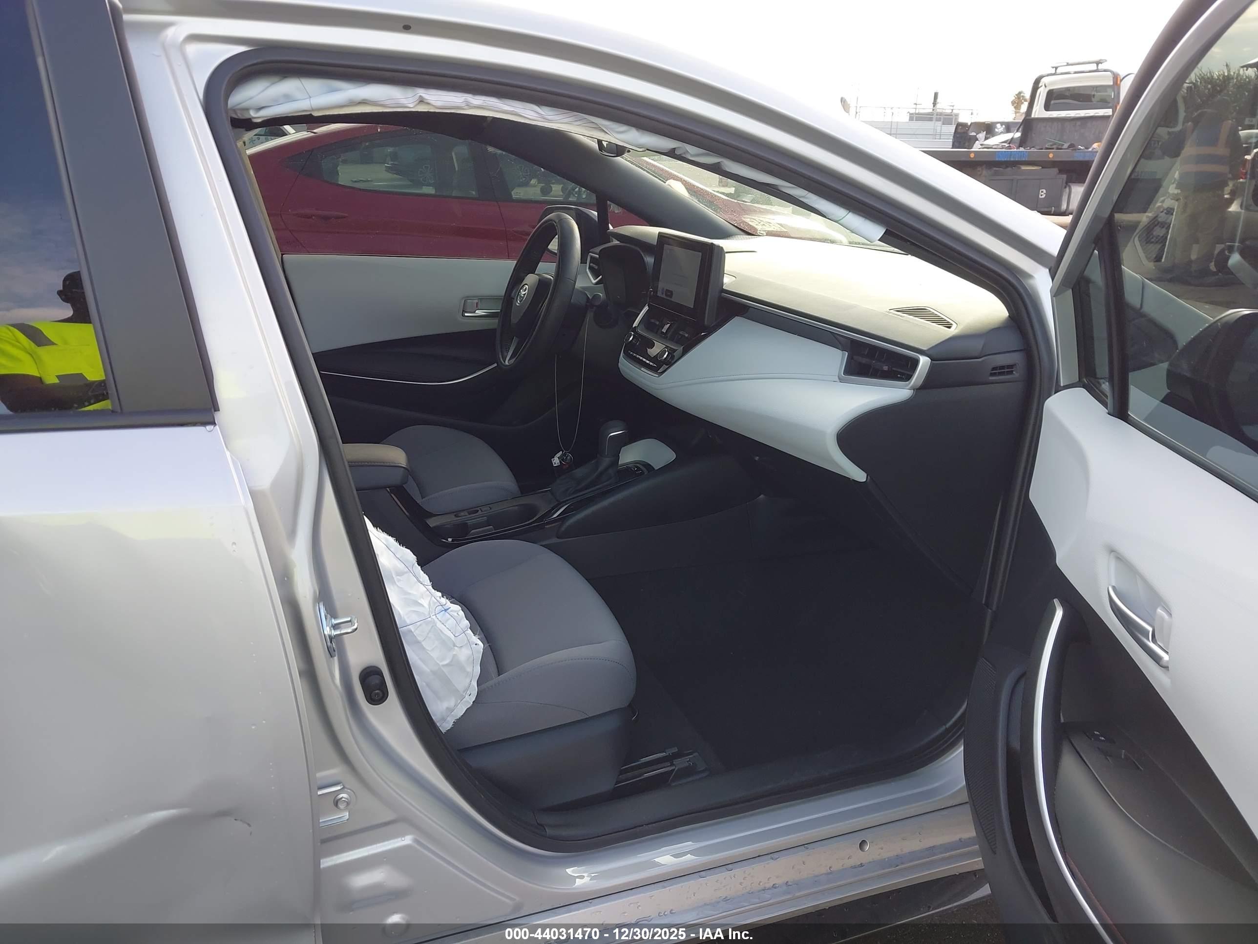TOYOTA COROLLA image 5