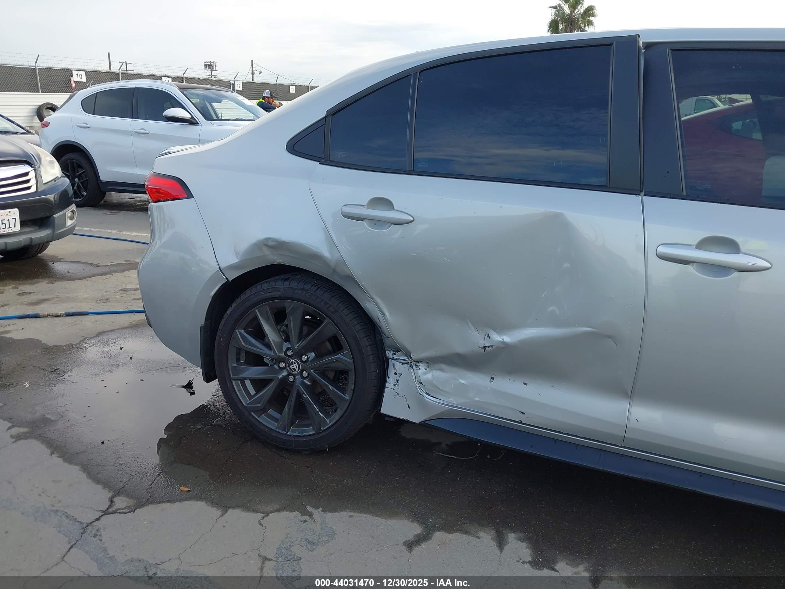 TOYOTA COROLLA image 6