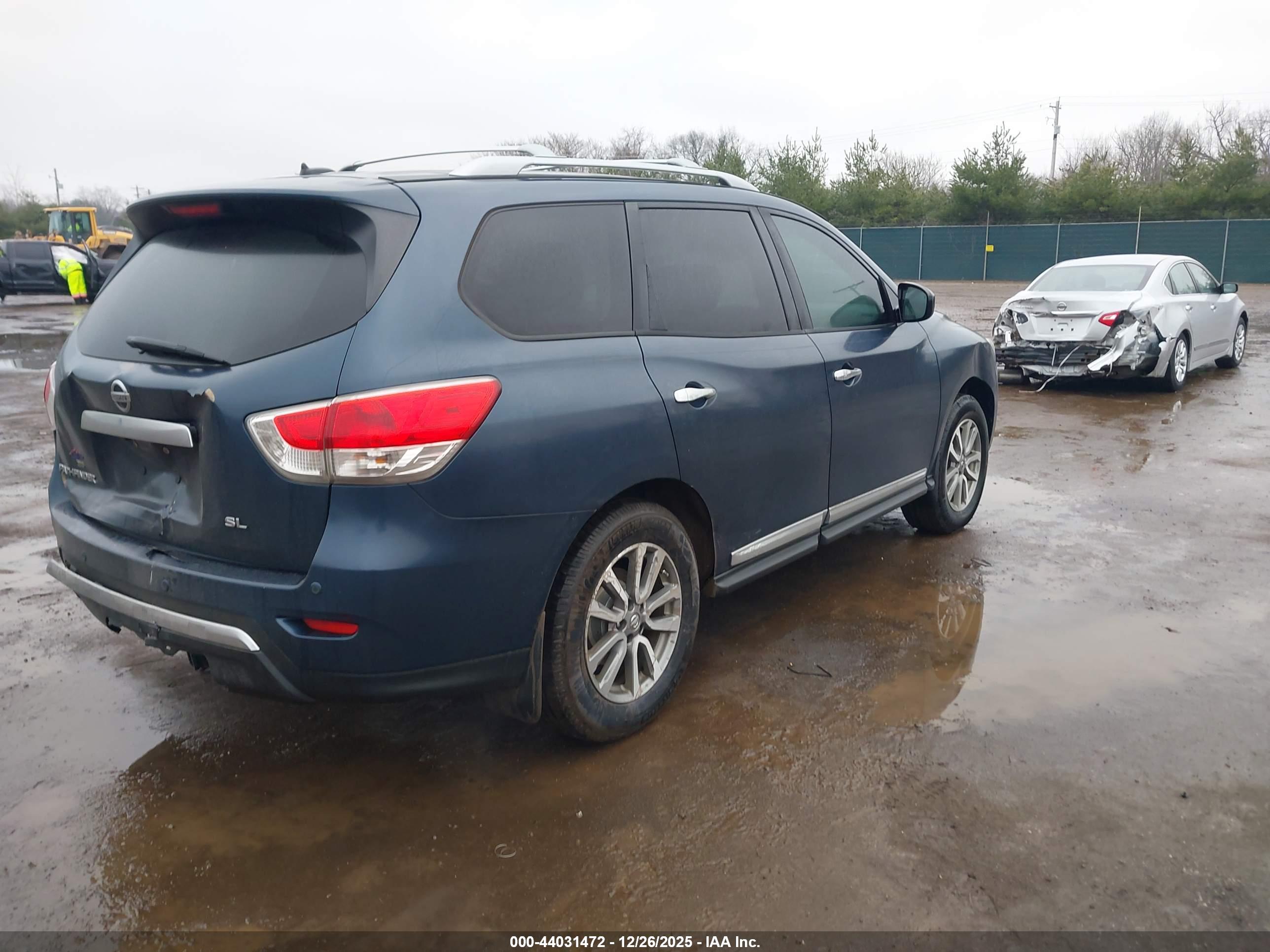 NISSAN PATHFINDER image 4