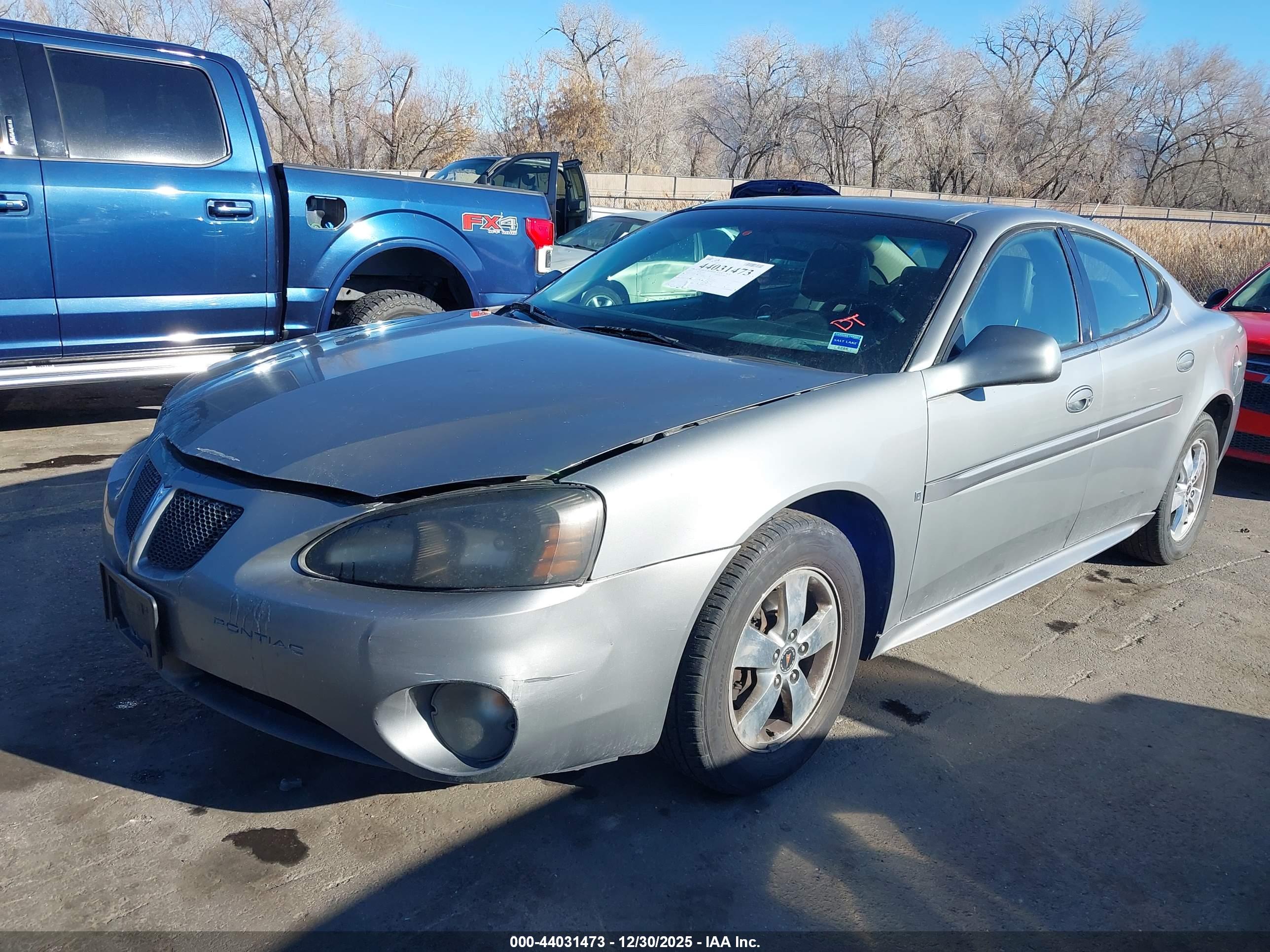 PONTIAC GRAND image 2