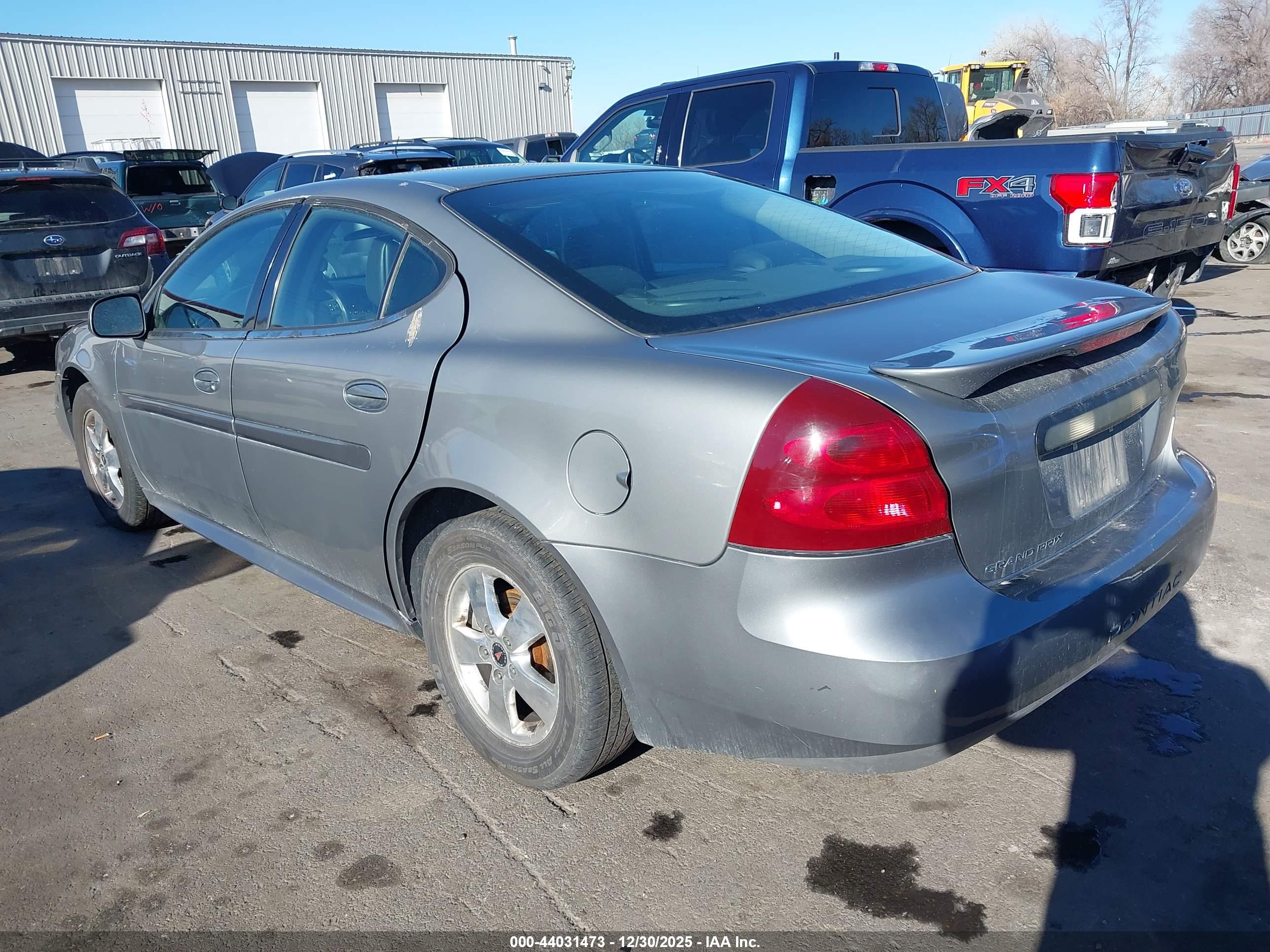 PONTIAC GRAND image 3