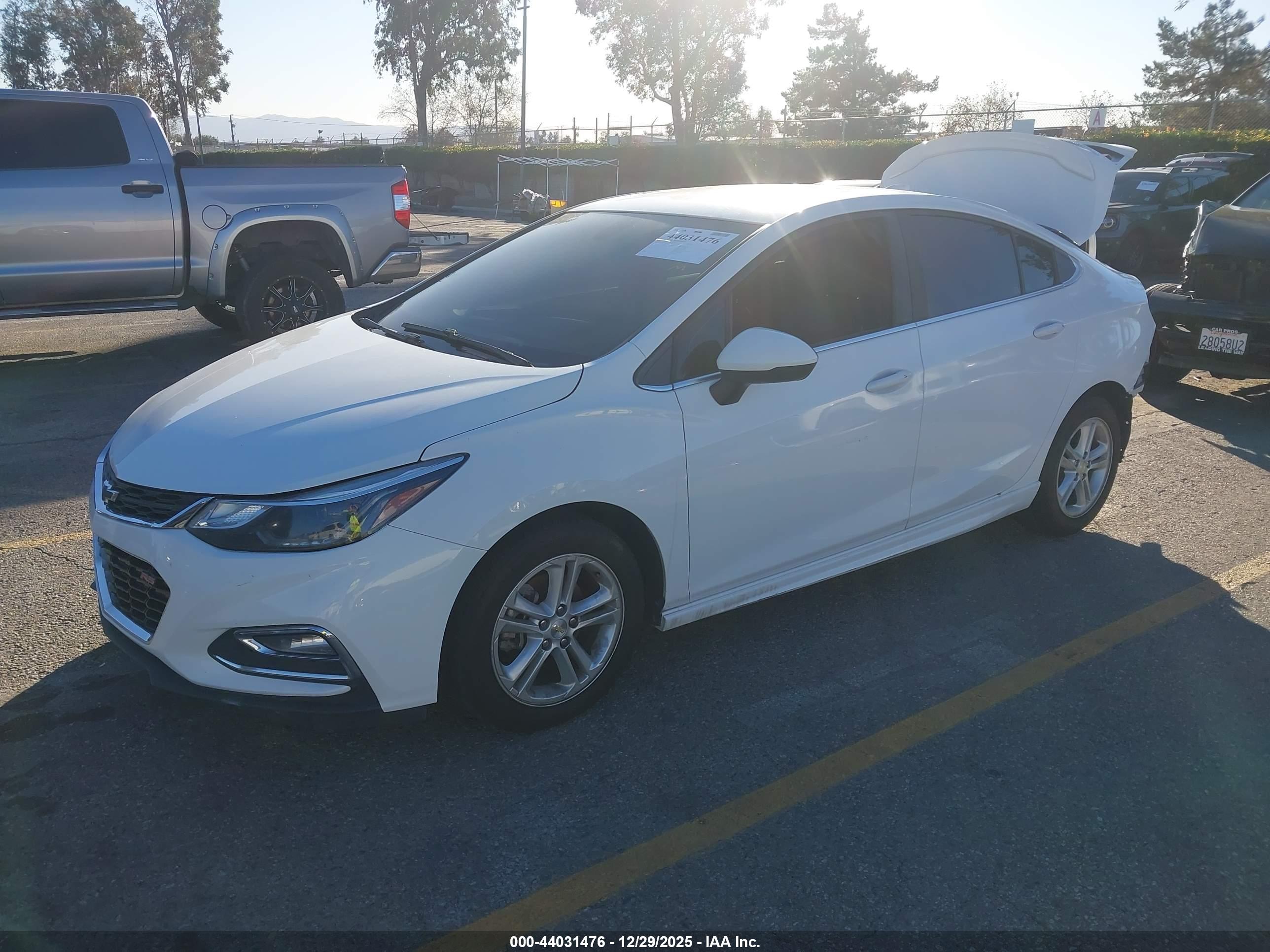 CHEVROLET CRUZE image 2