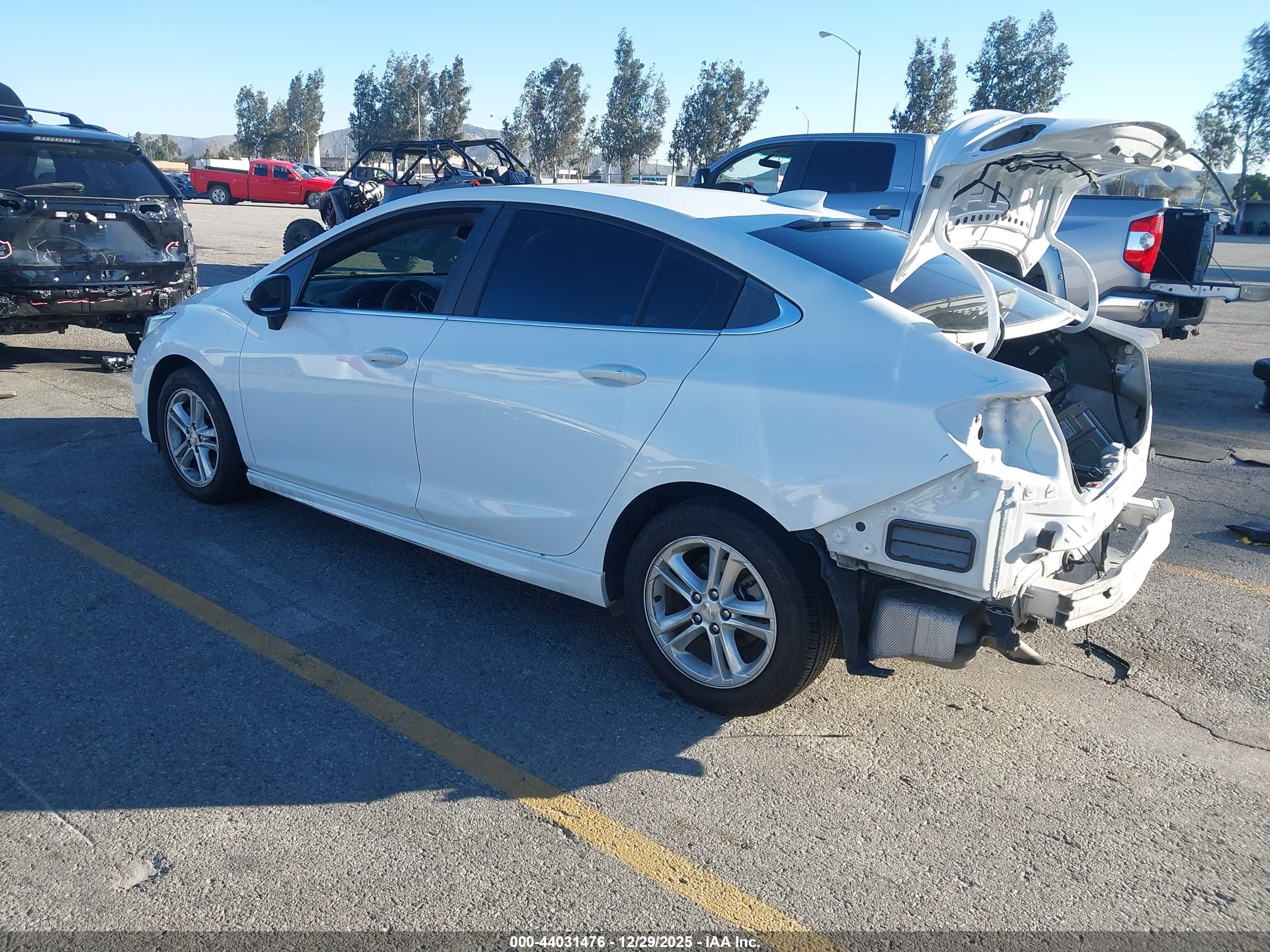 CHEVROLET CRUZE image 3