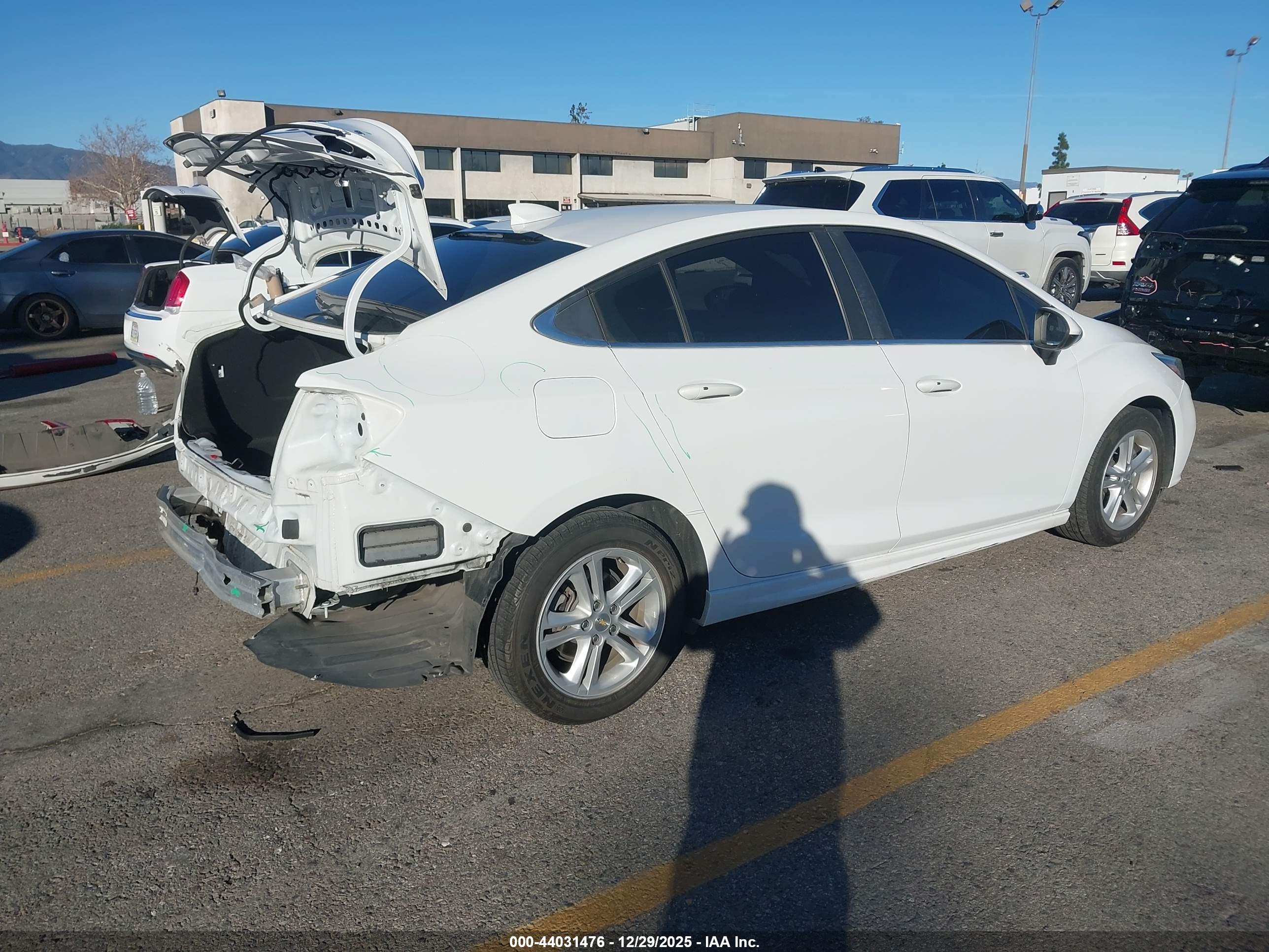 CHEVROLET CRUZE image 4