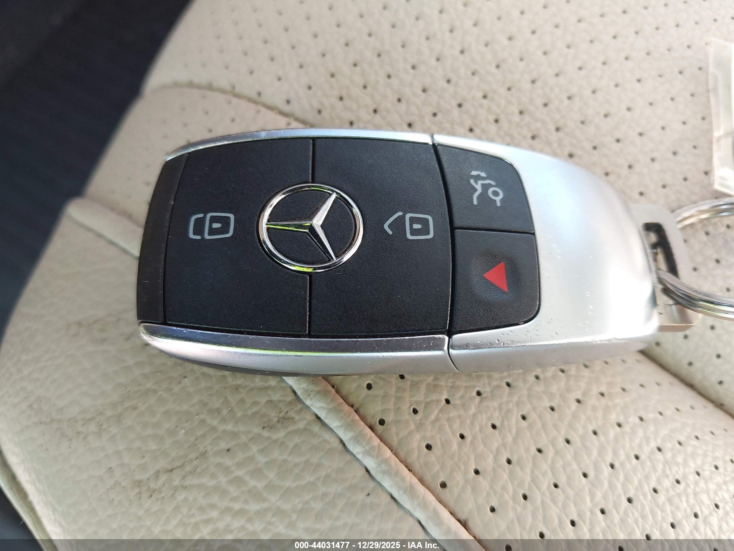 MERCEDES-BENZ GLE image 11