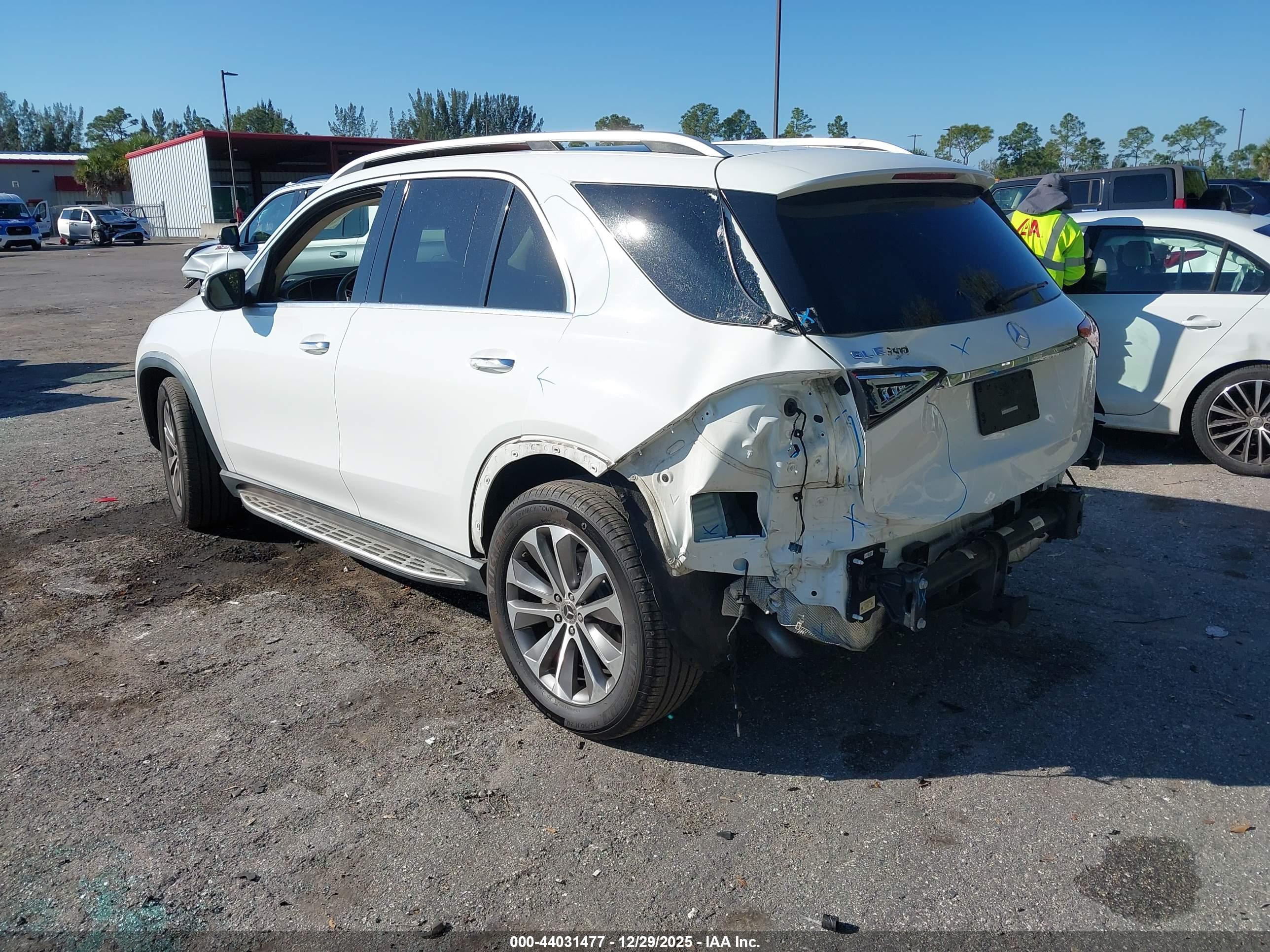MERCEDES-BENZ GLE image 3