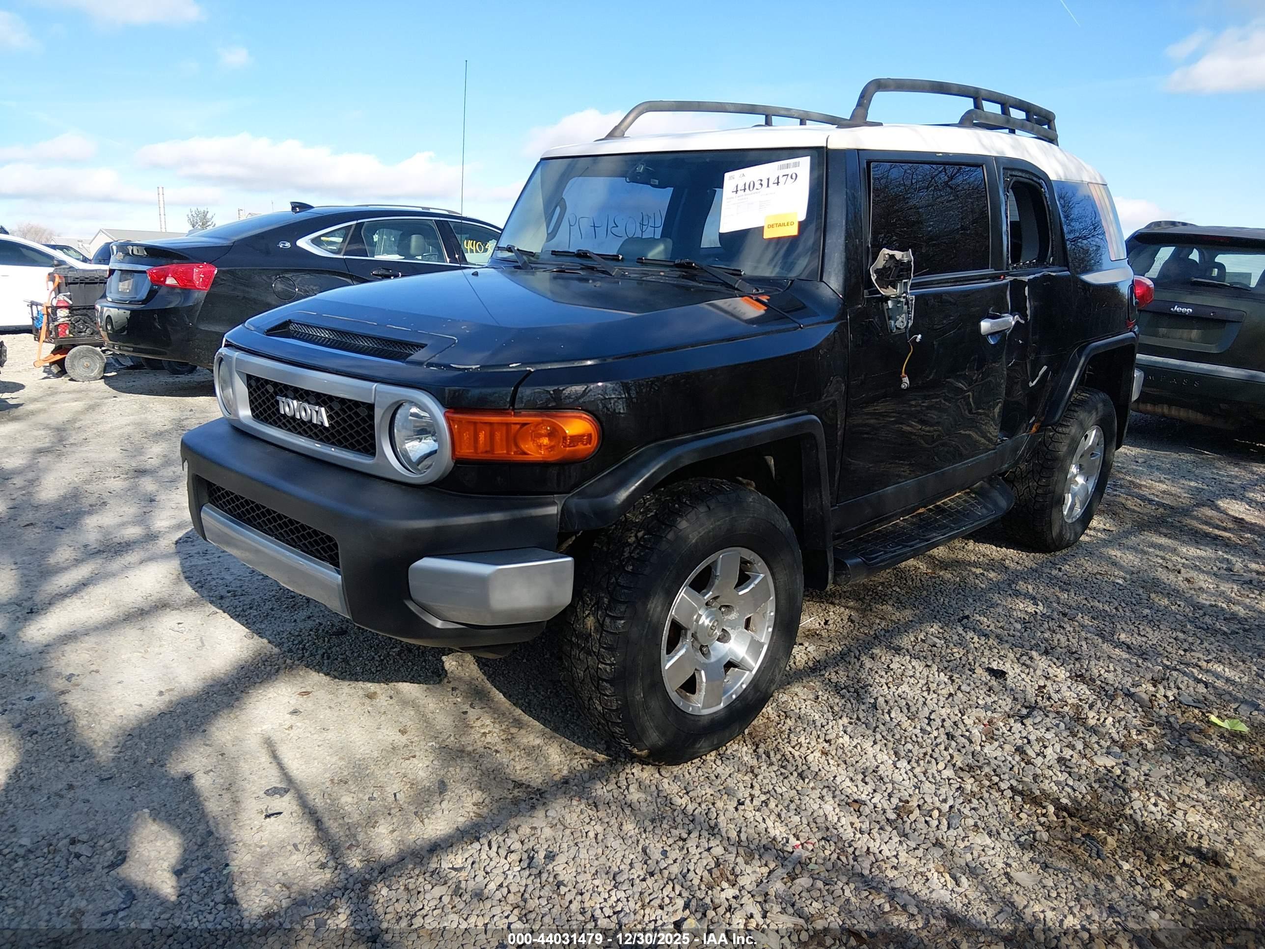 TOYOTA FJ image 2
