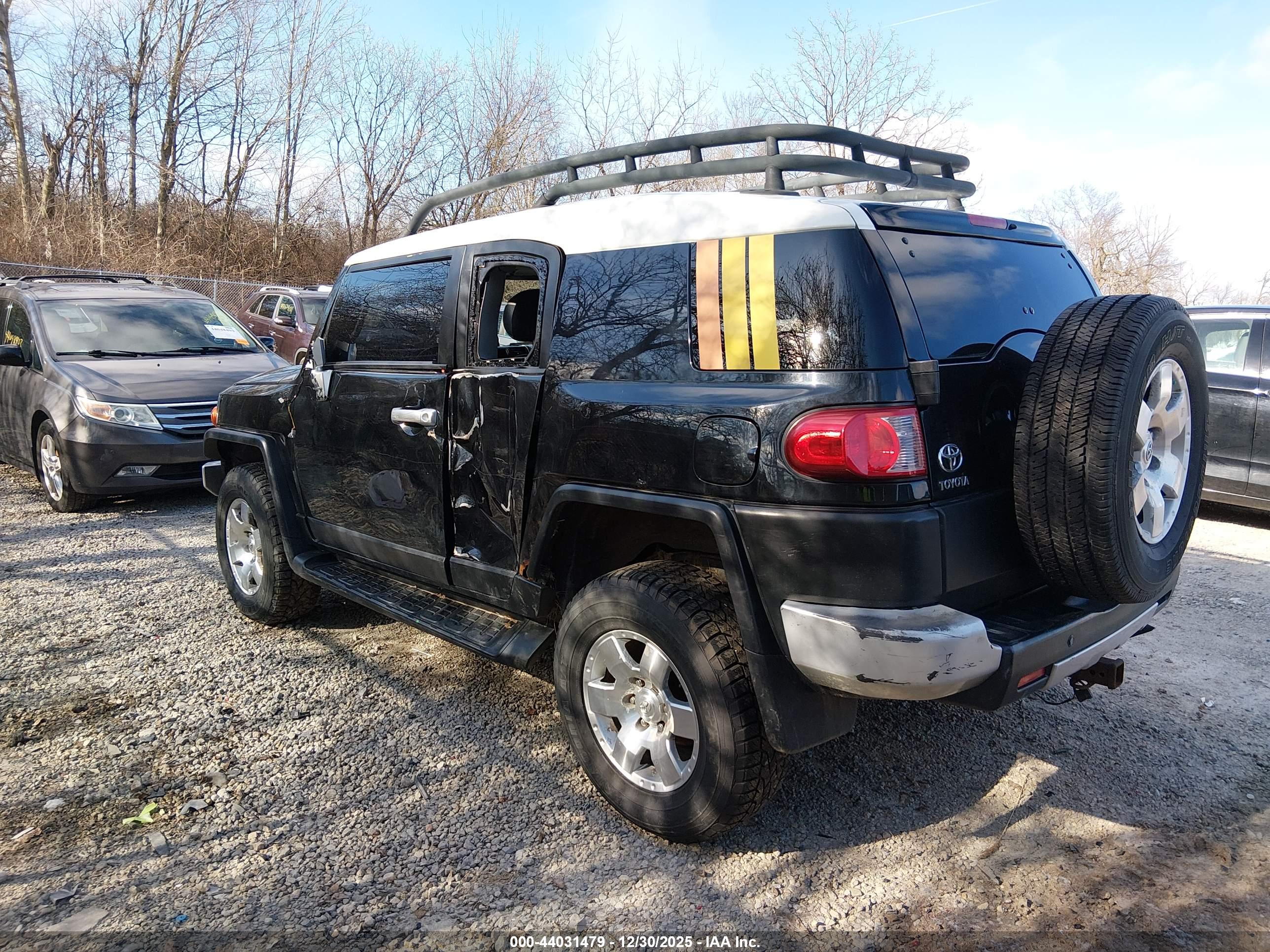 TOYOTA FJ image 3