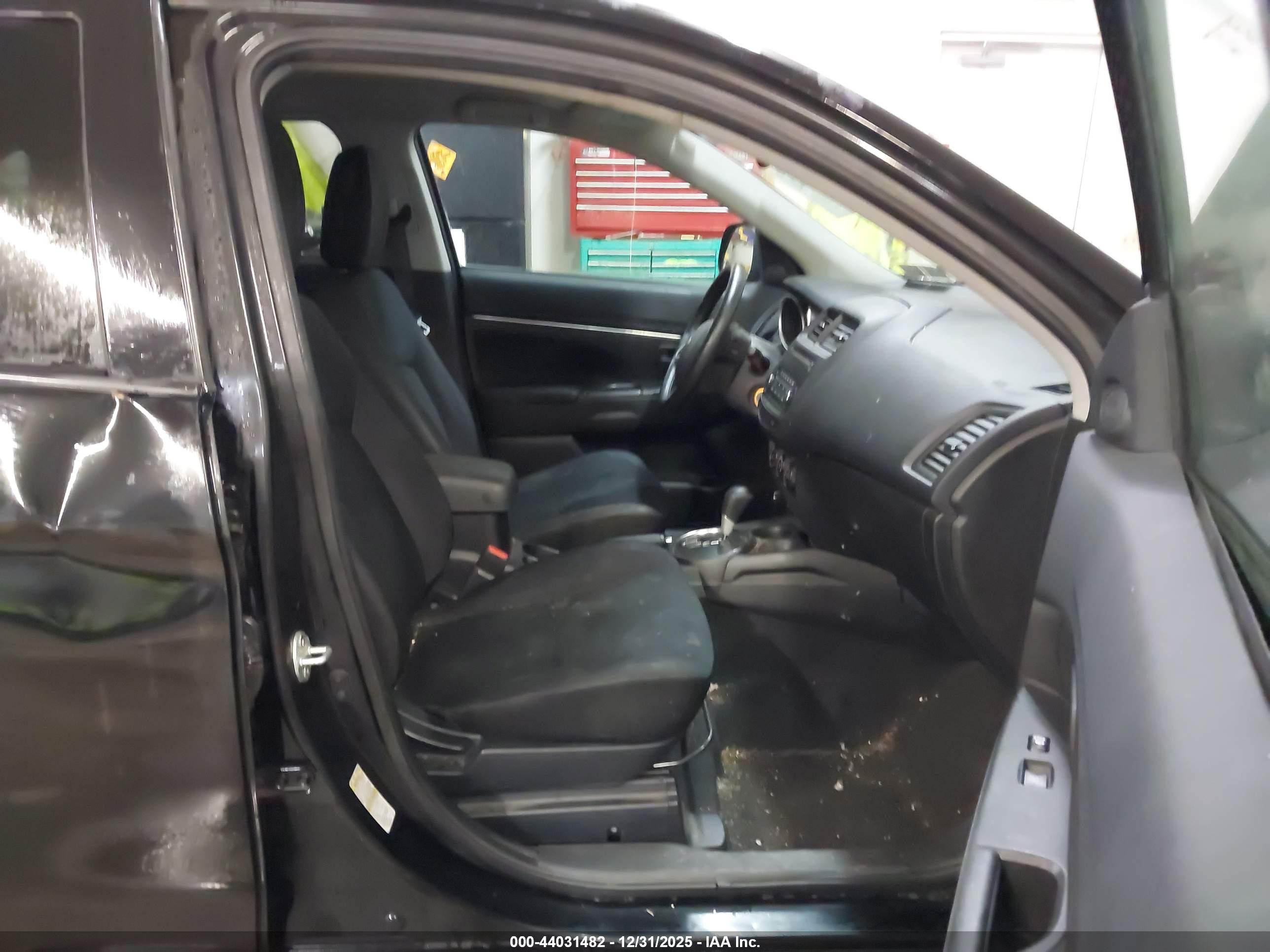 MITSUBISHI OUTLANDER image 5