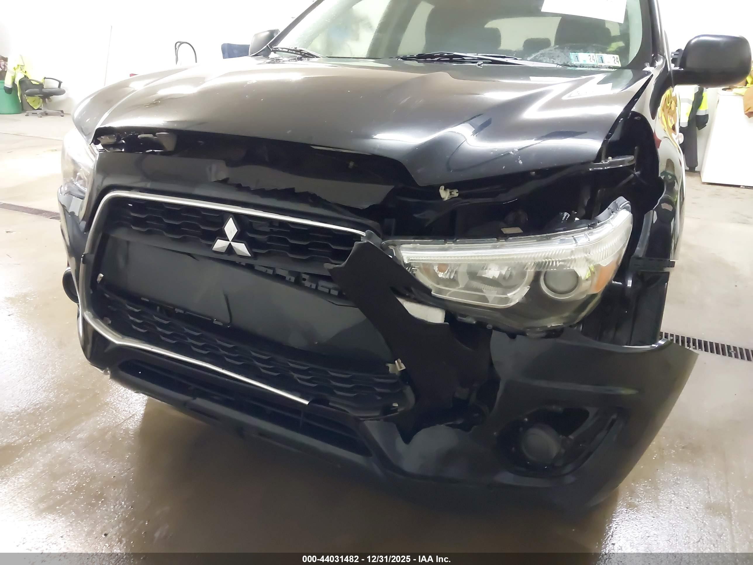 MITSUBISHI OUTLANDER image 6