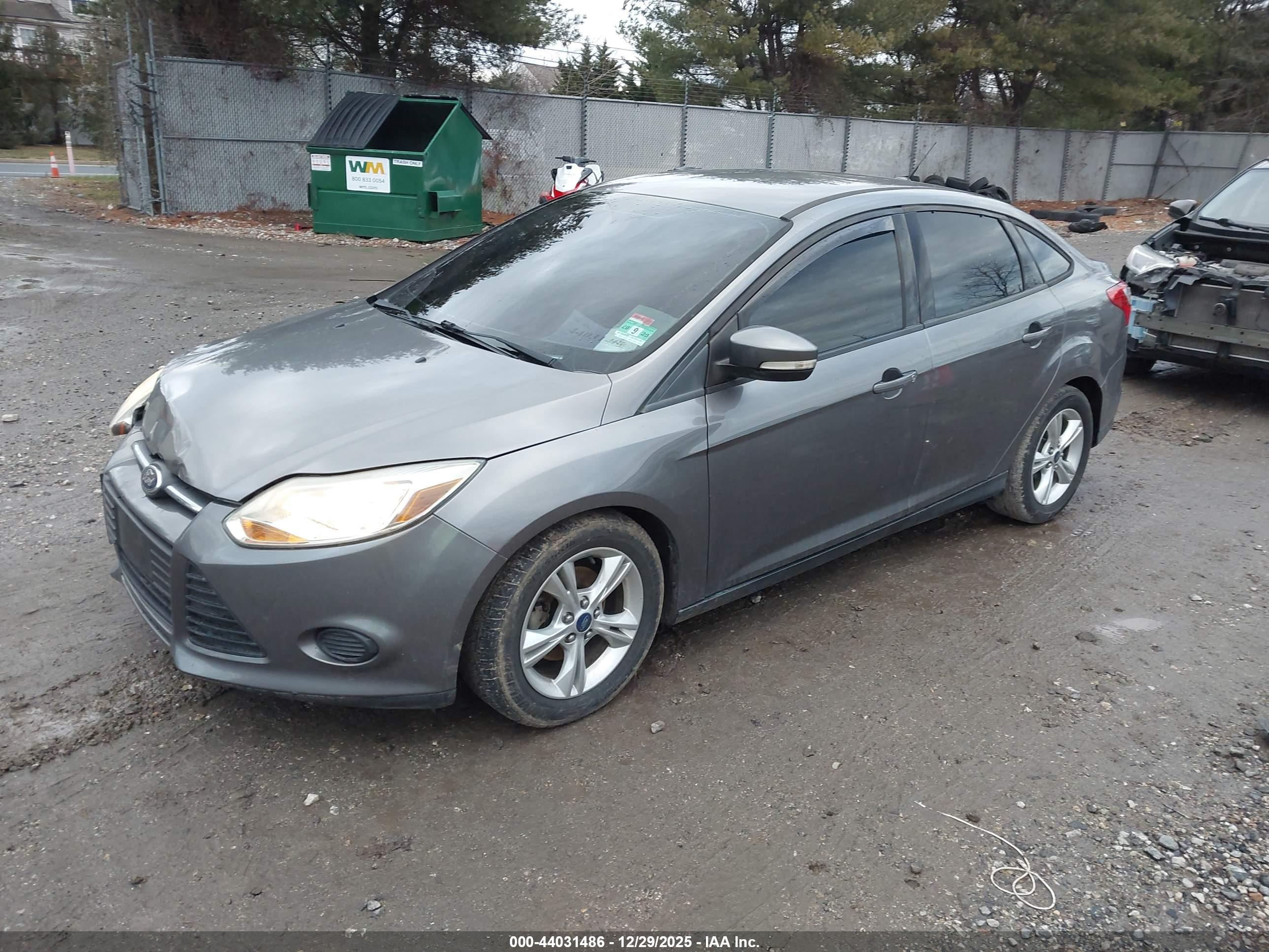 FORD FOCUS image 2
