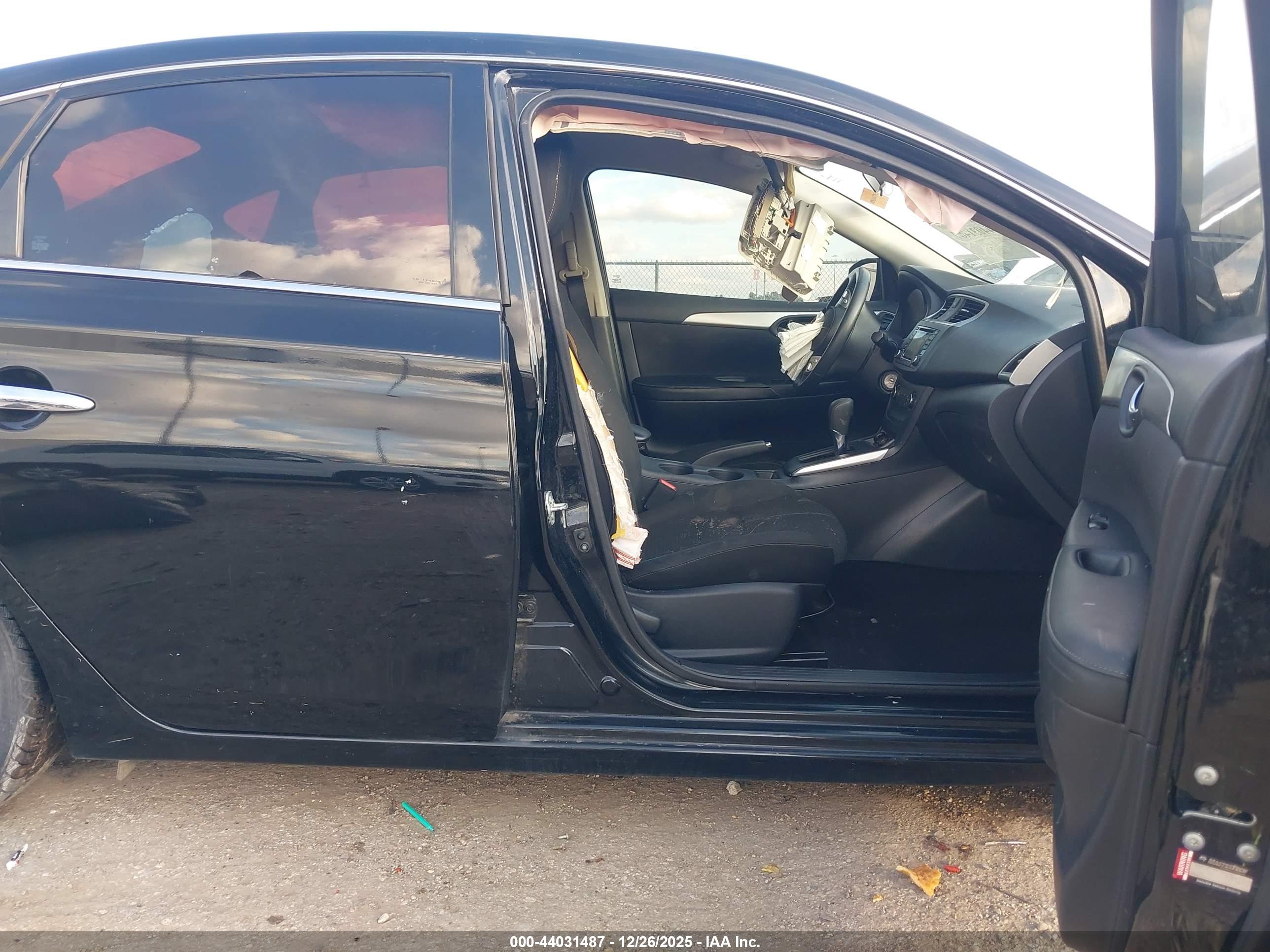 NISSAN SENTRA image 5