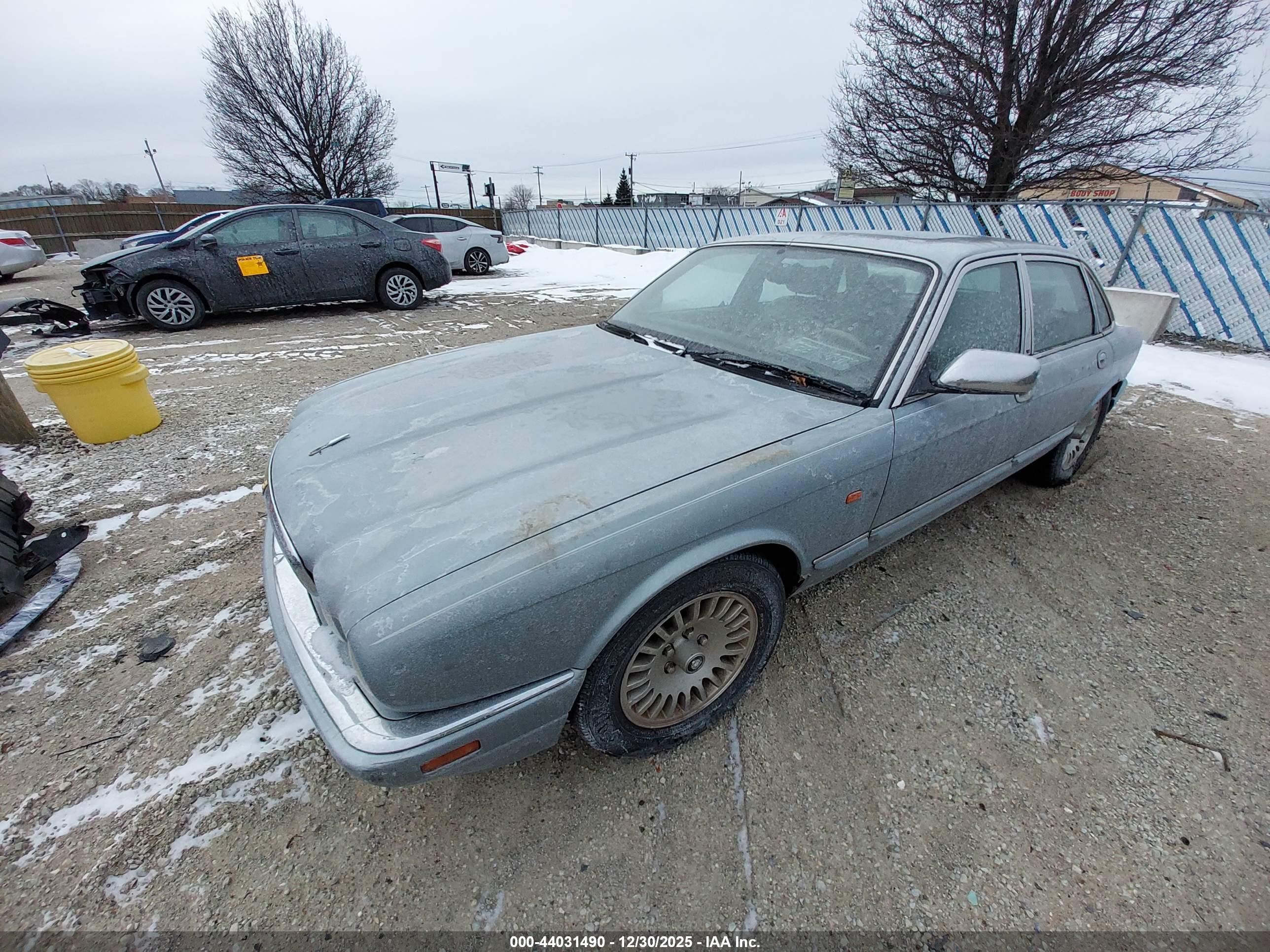 JAGUAR XJ12 image 2
