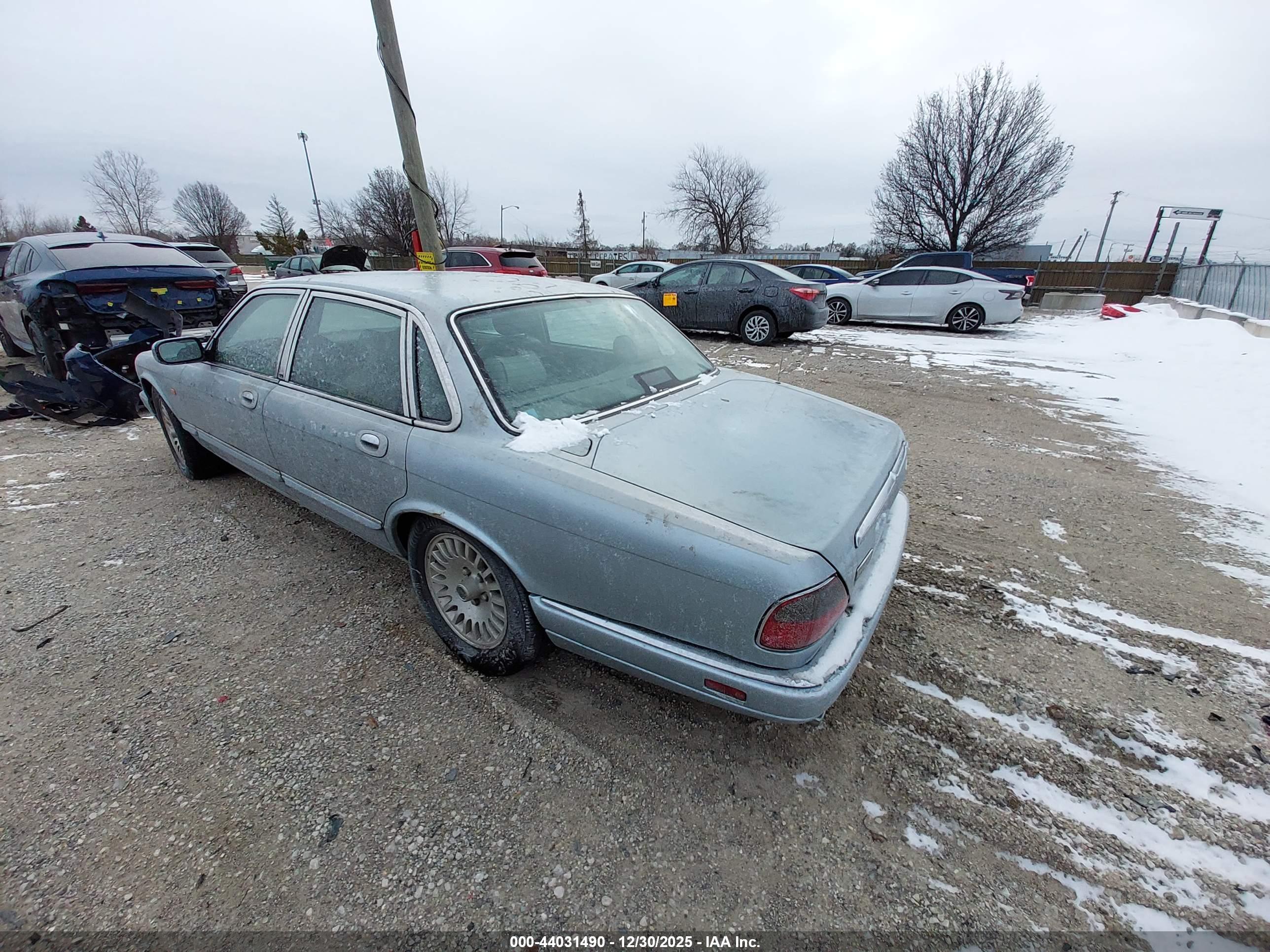 JAGUAR XJ12 image 3