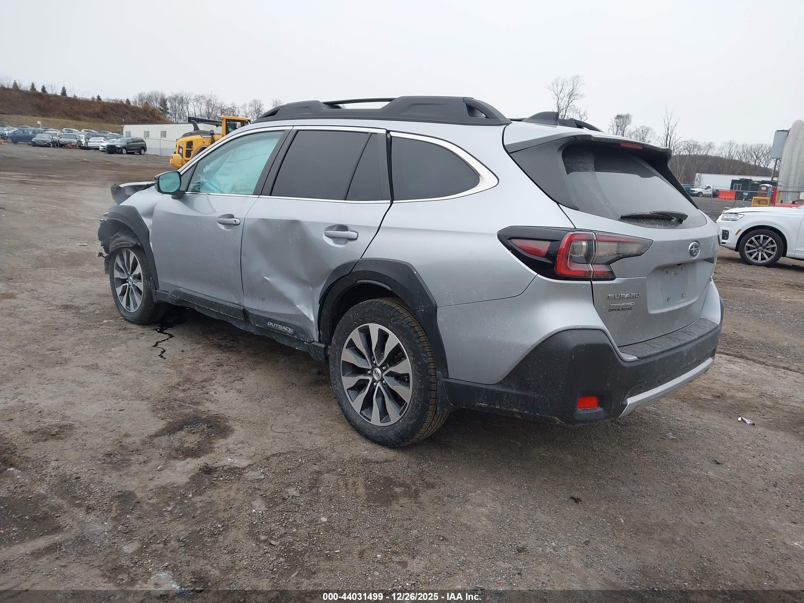 SUBARU OUTBACK image 3