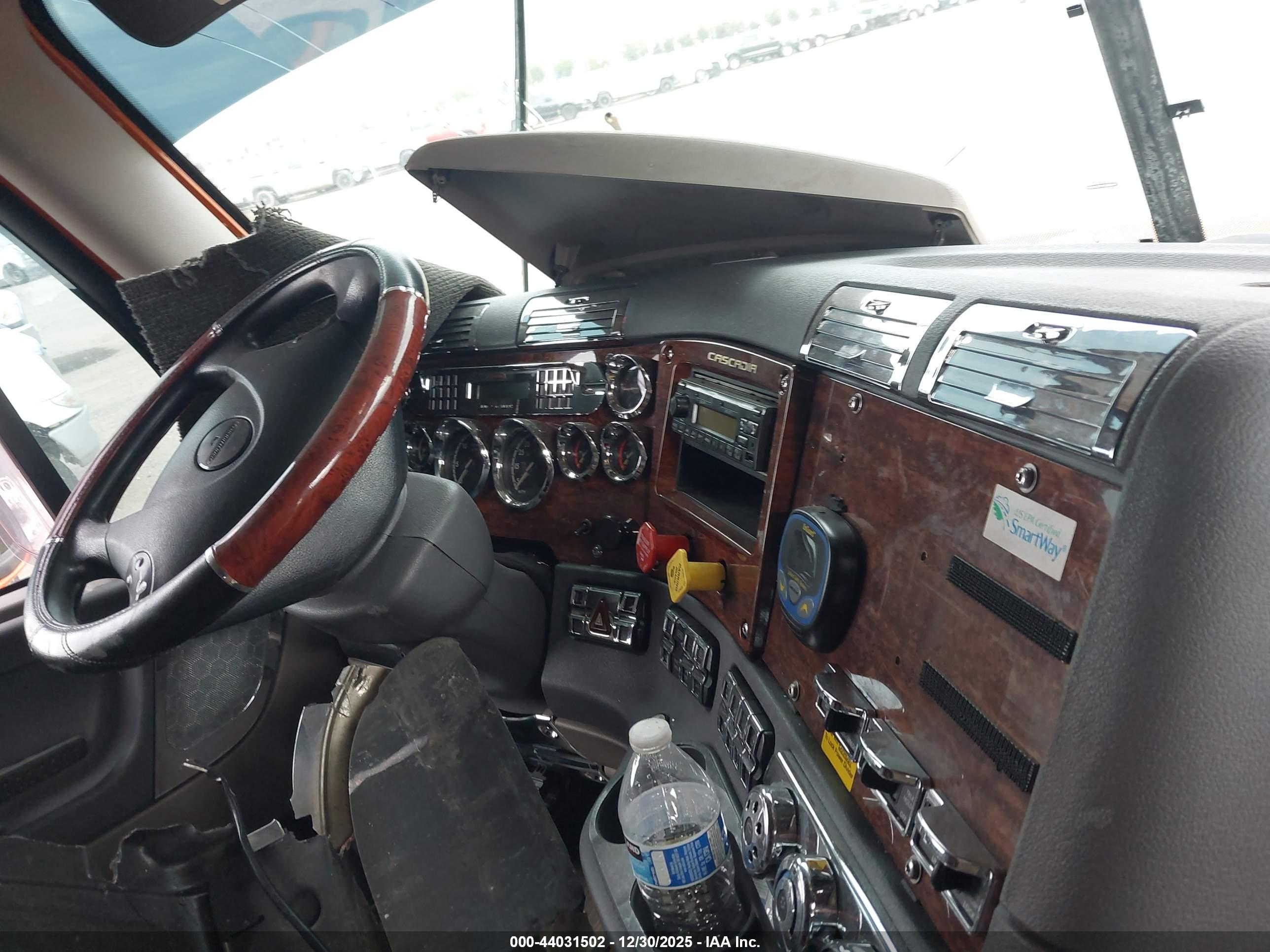 FREIGHTLINER CASCADIA image 6