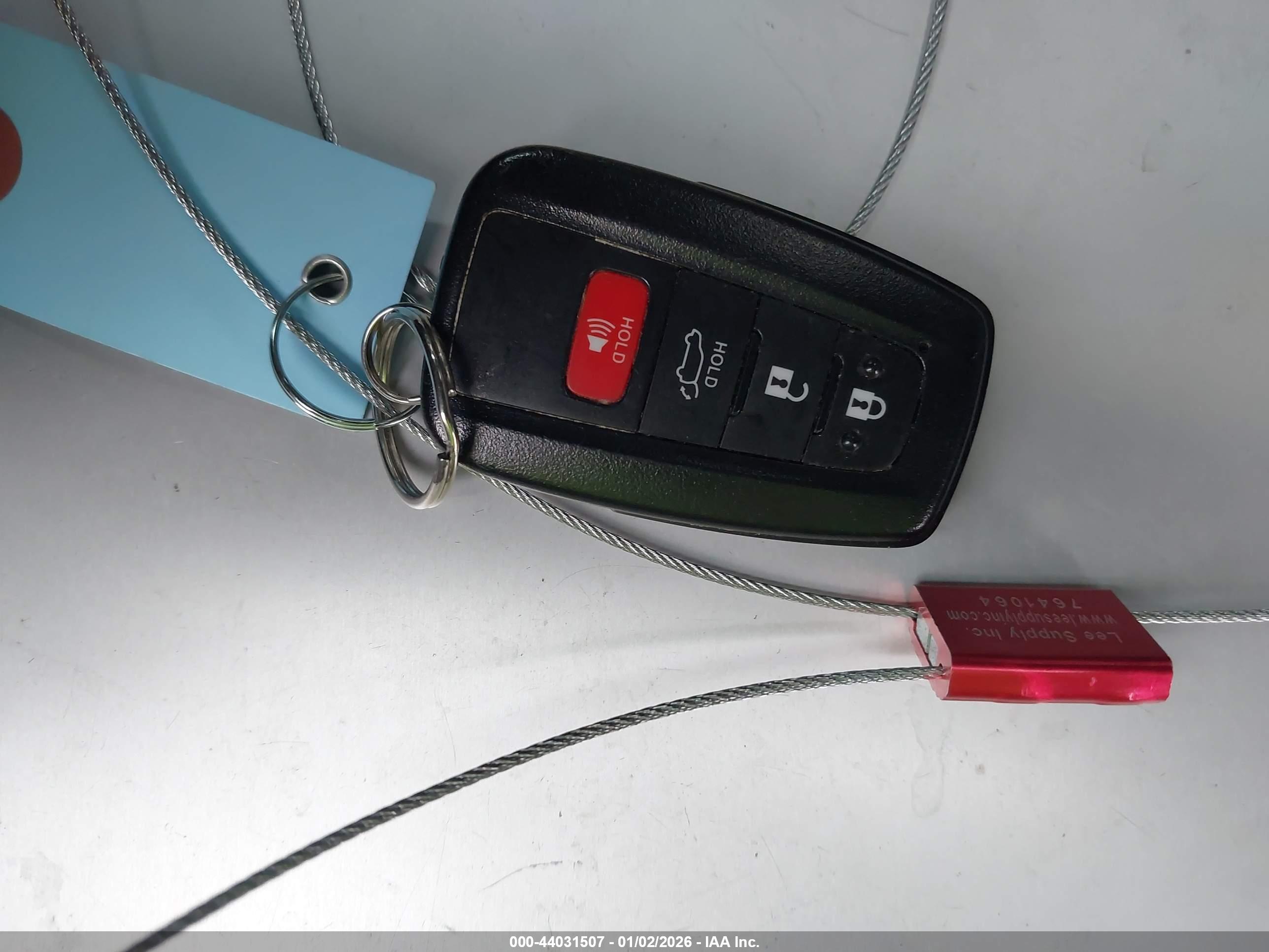 TOYOTA RAV4 image 11