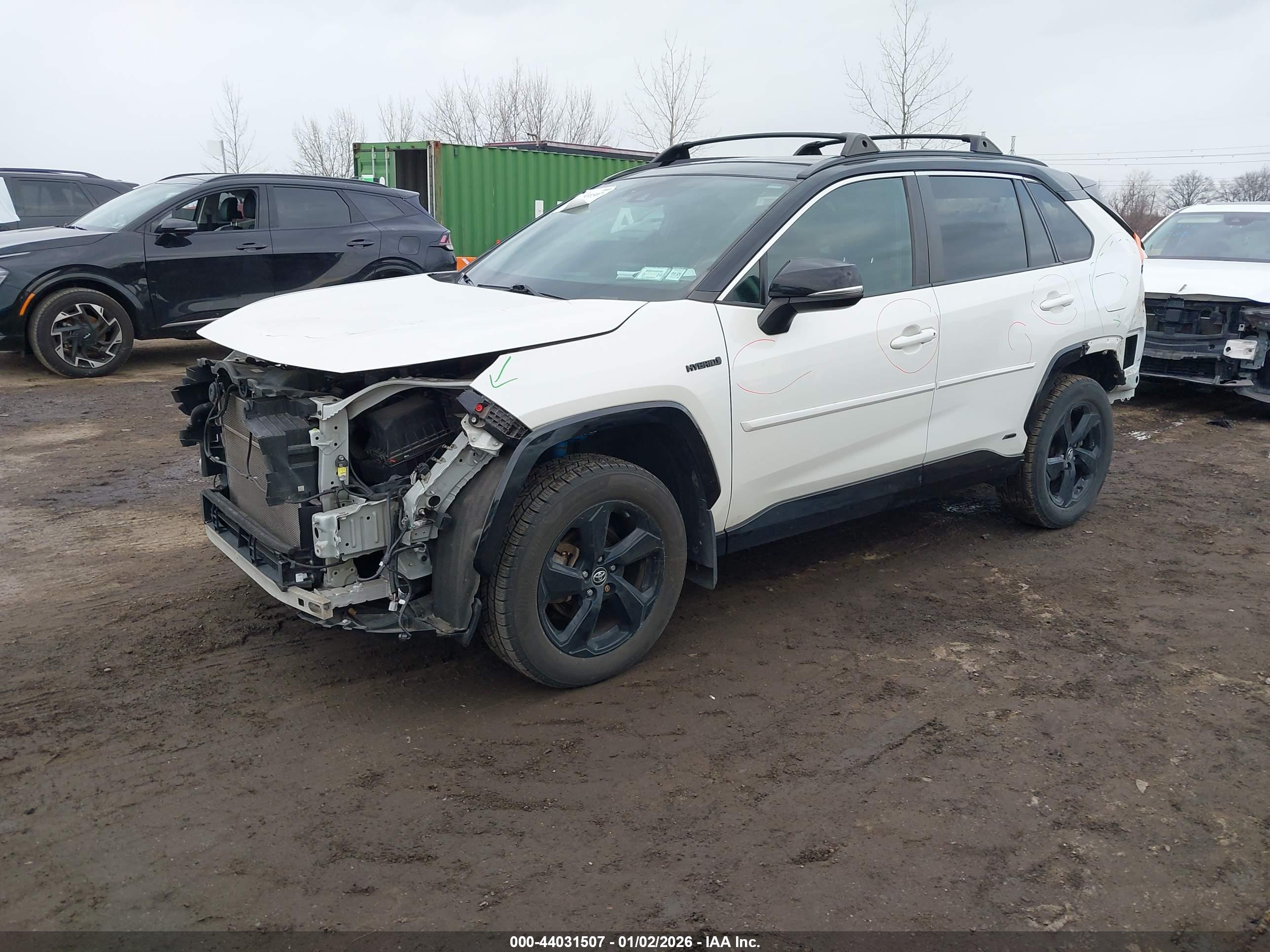 TOYOTA RAV4 image 2