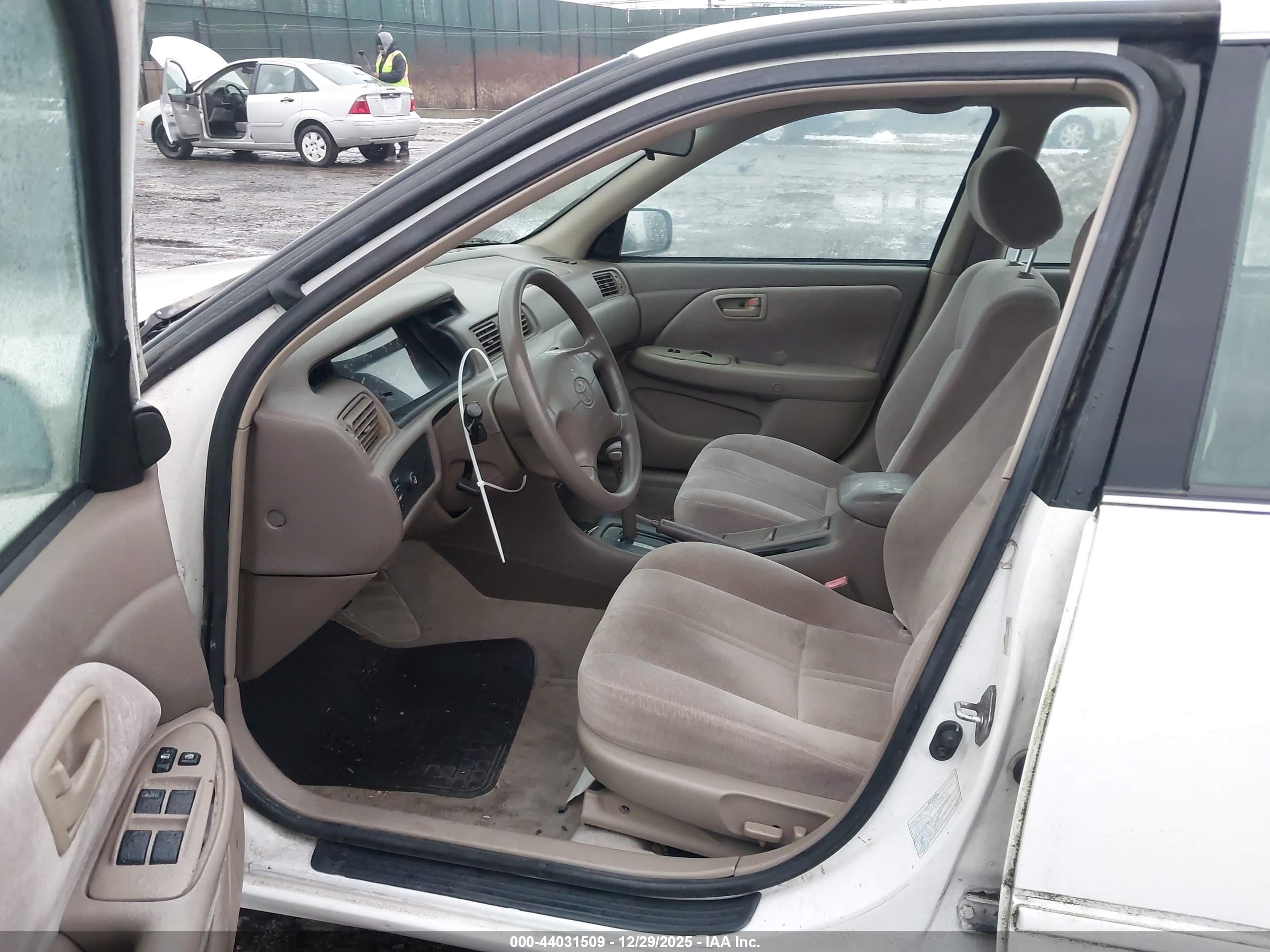 TOYOTA CAMRY image 5