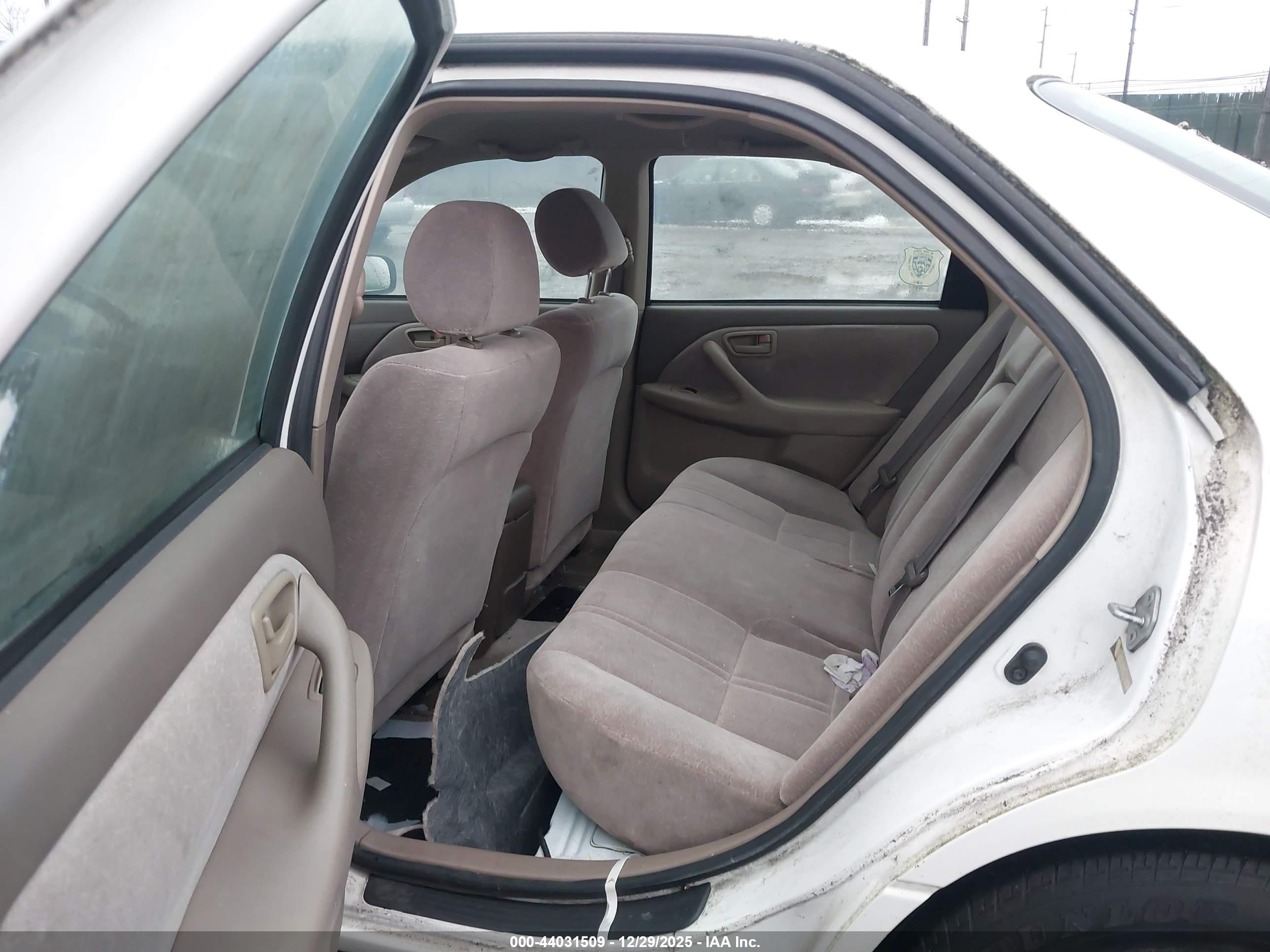 TOYOTA CAMRY image 8